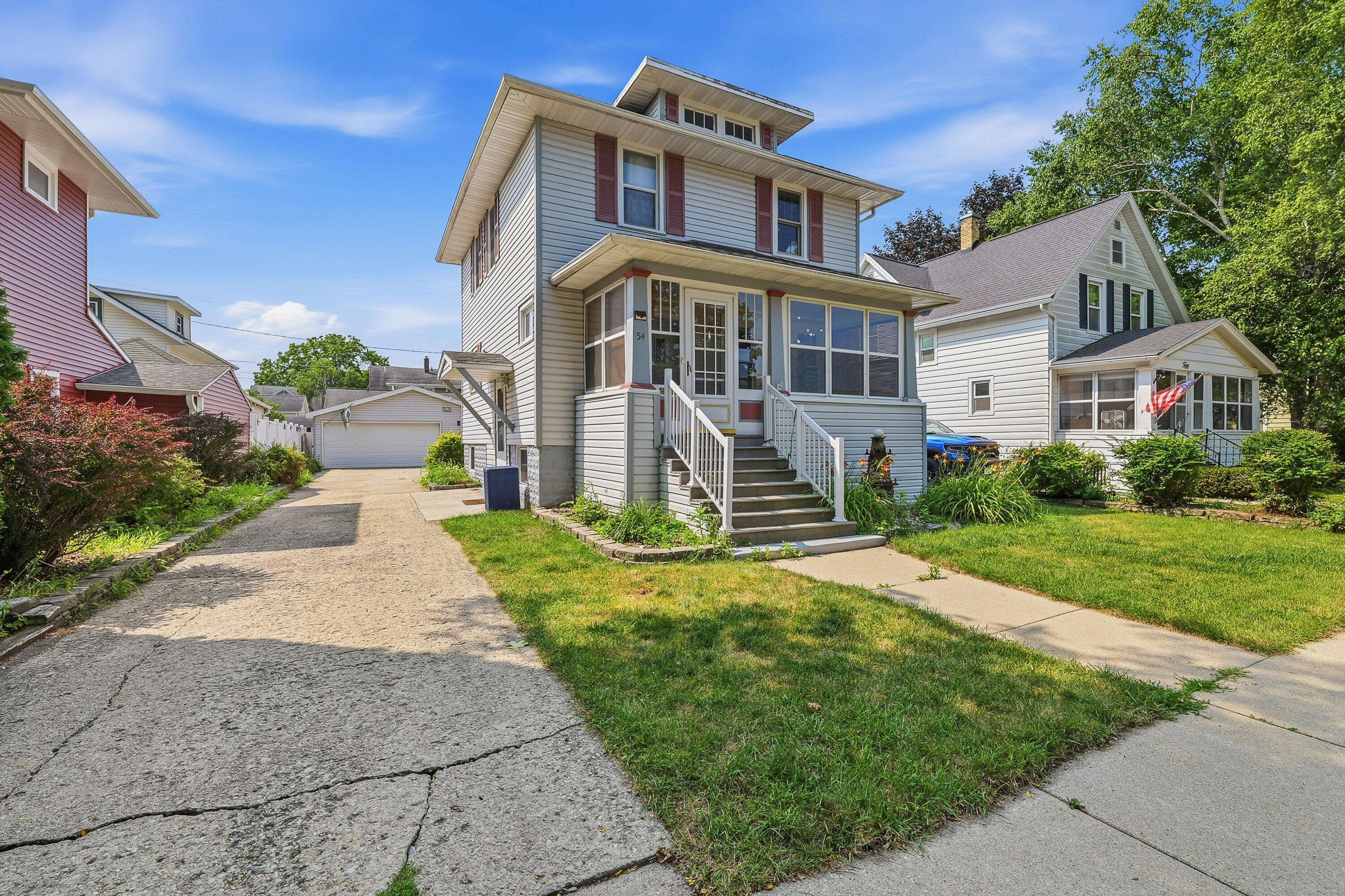 54 14th St Property Photo 1