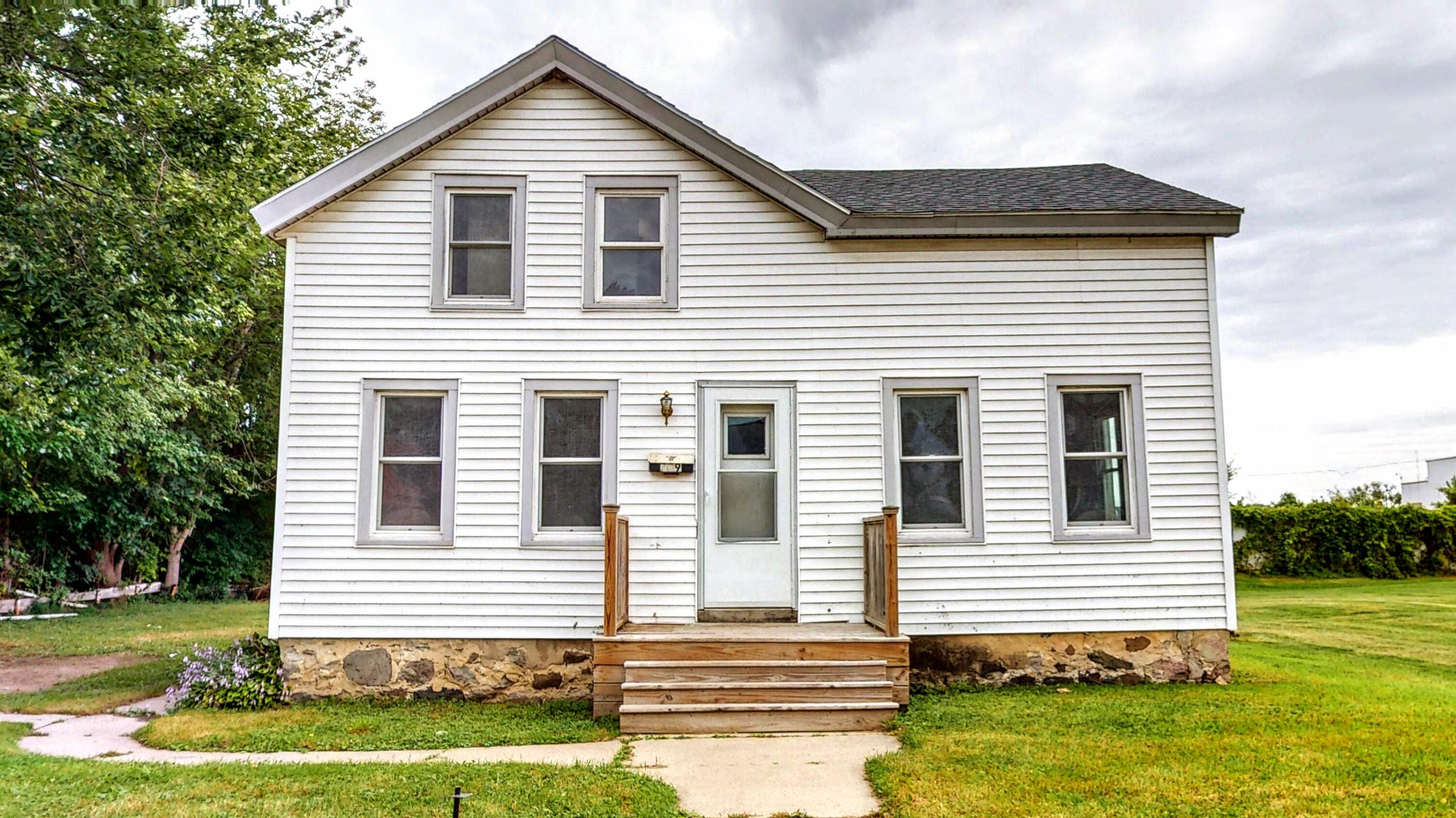 709 S Main St Property Photo 1
