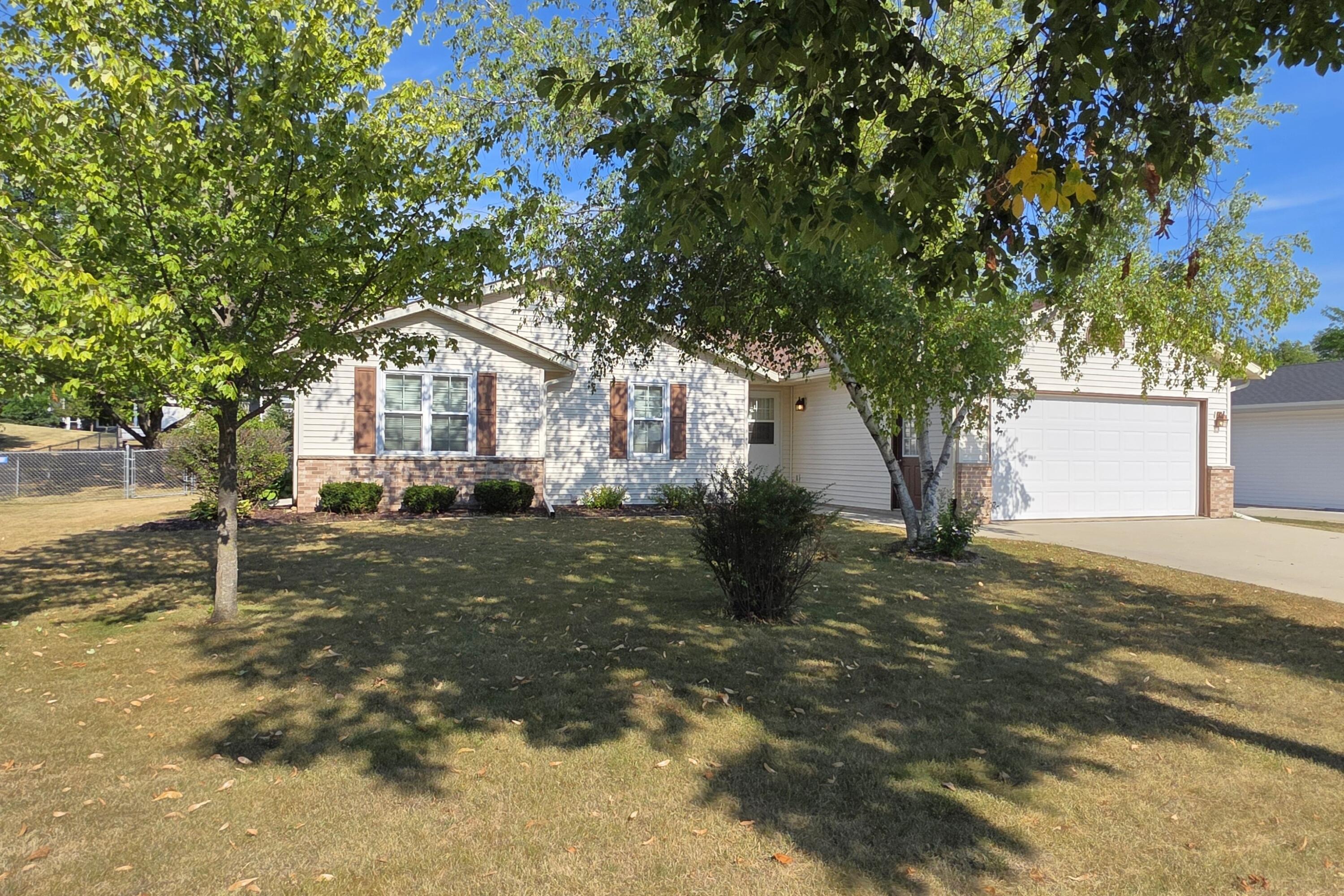 280 Crestview Ln Property Photo 1
