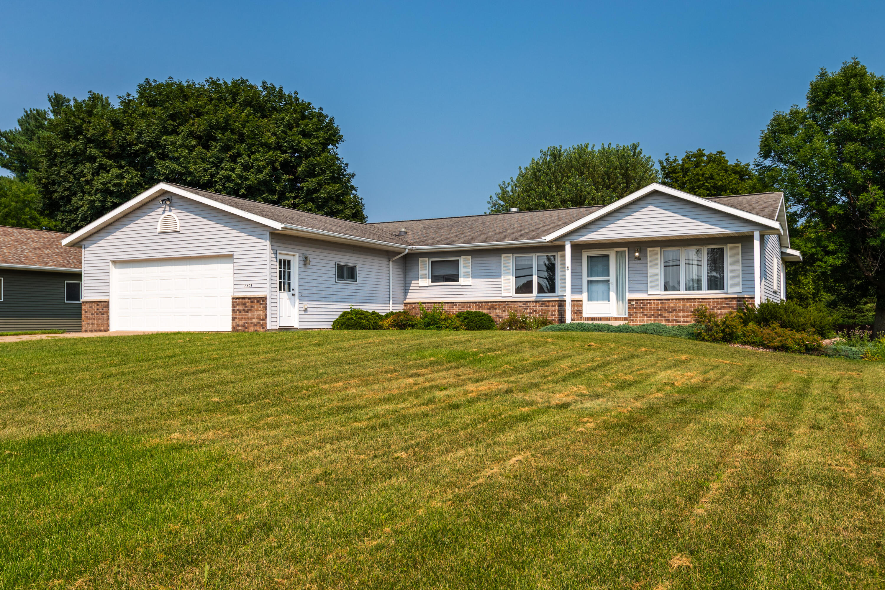 2608 Lakeshore Dr Property Photo 1