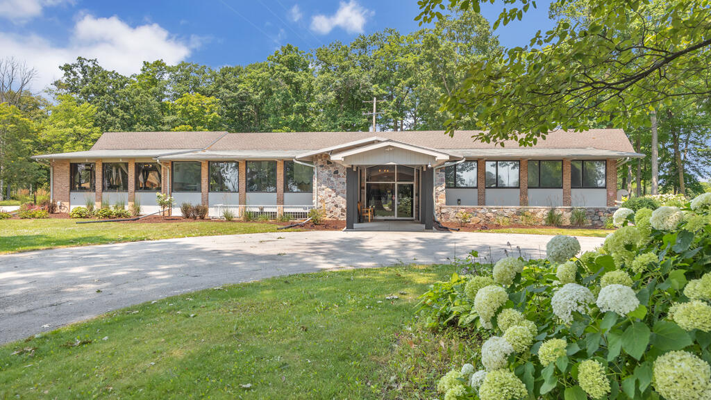 3212 N Union Rd Property Photo 1