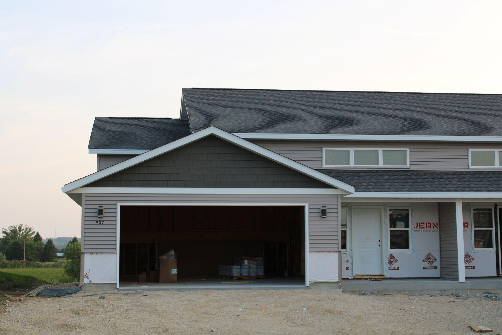 937 Drumlin Dr