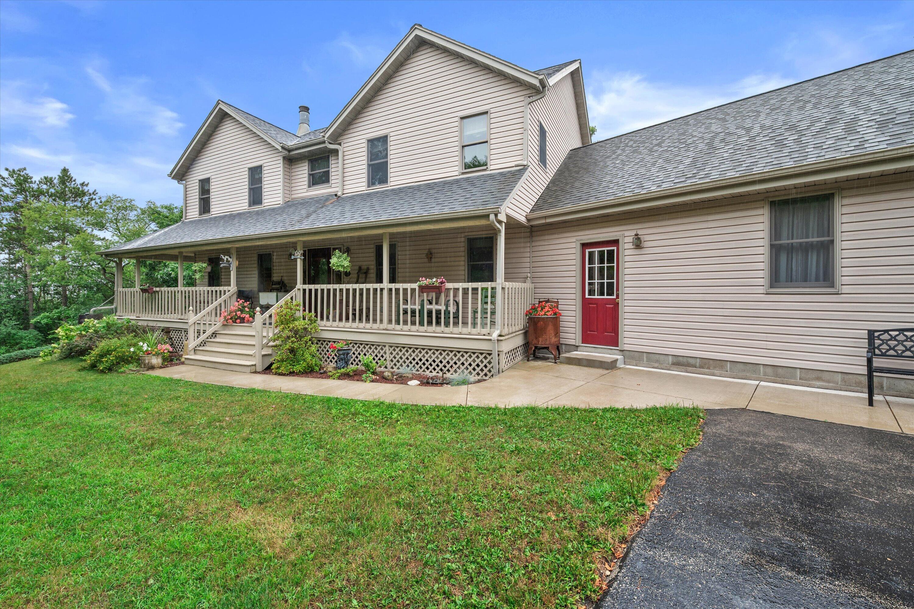 S86w30445 Stonegate Dr Property Photo 1
