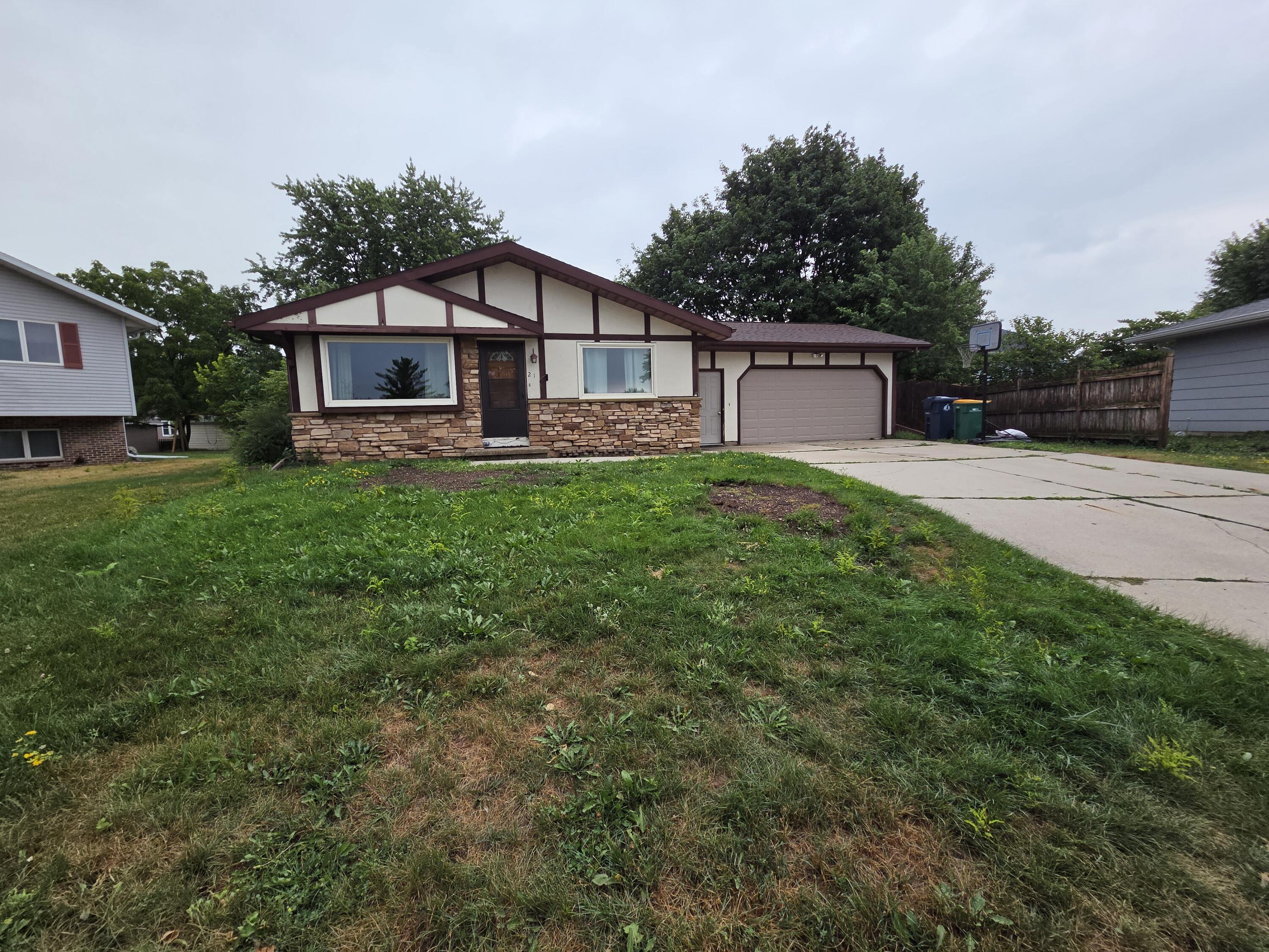21 Emerald Ct Property Photo 1
