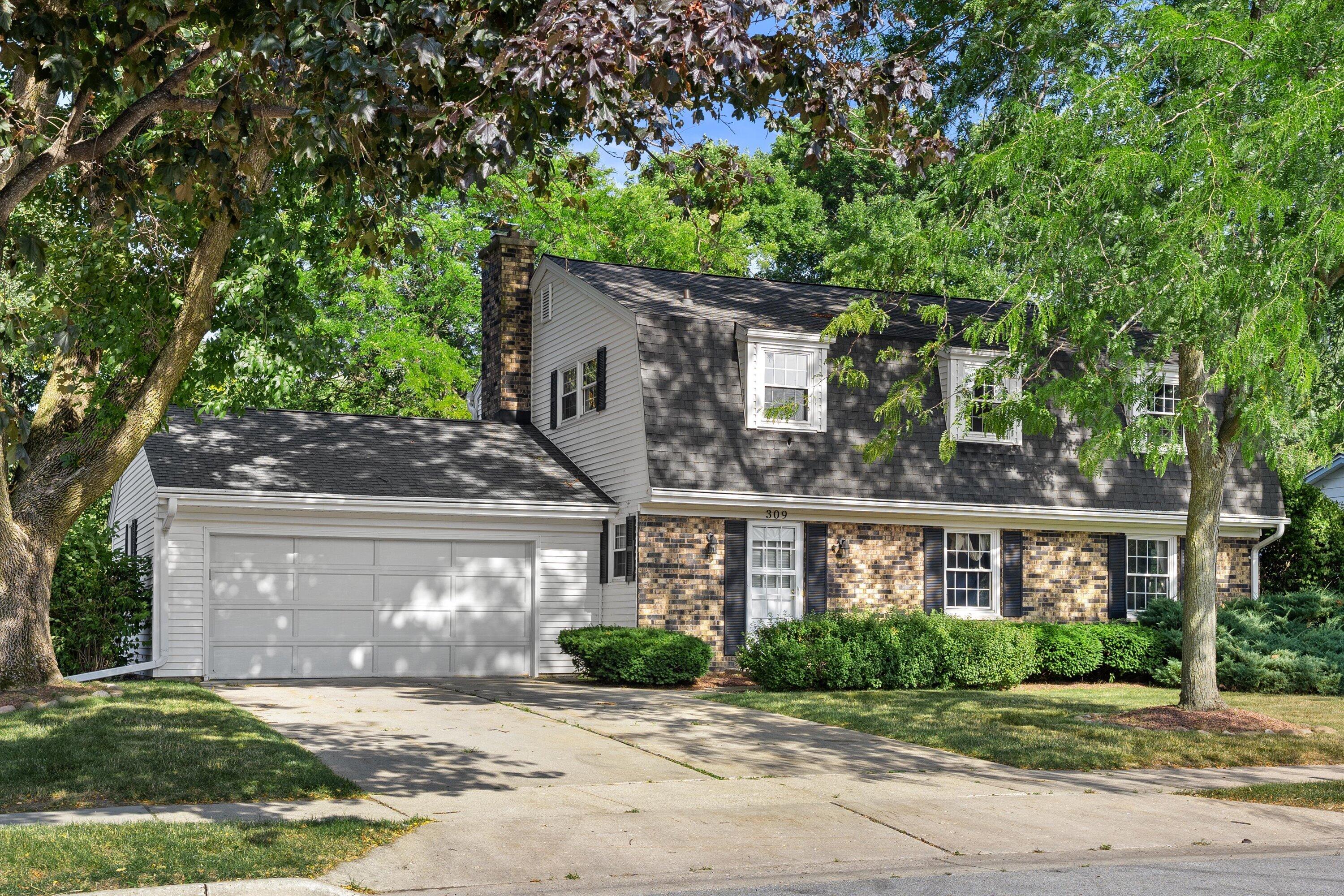 309 S University Dr Property Photo 1