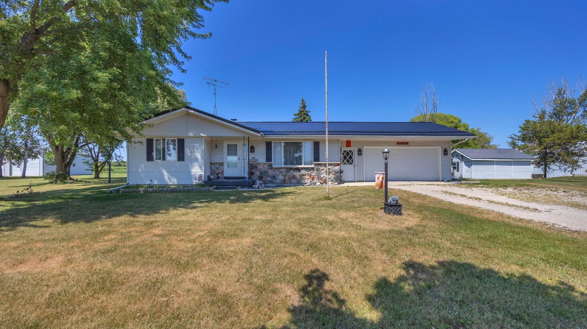 W6973 Kenyon Rd Property Photo 1