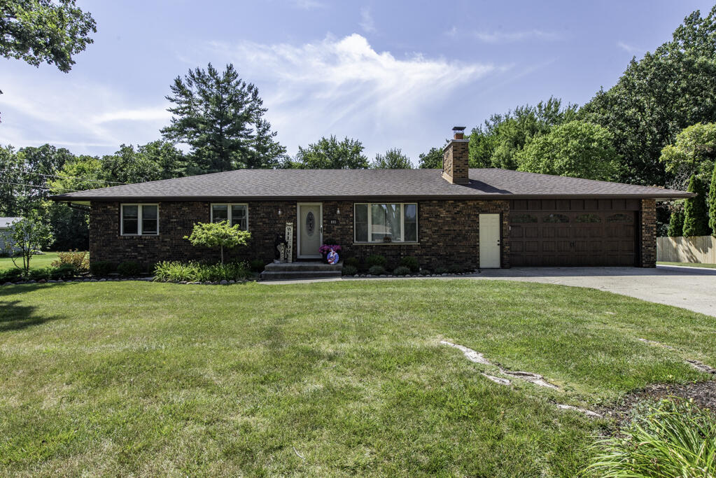 895 School St Property Photo 1
