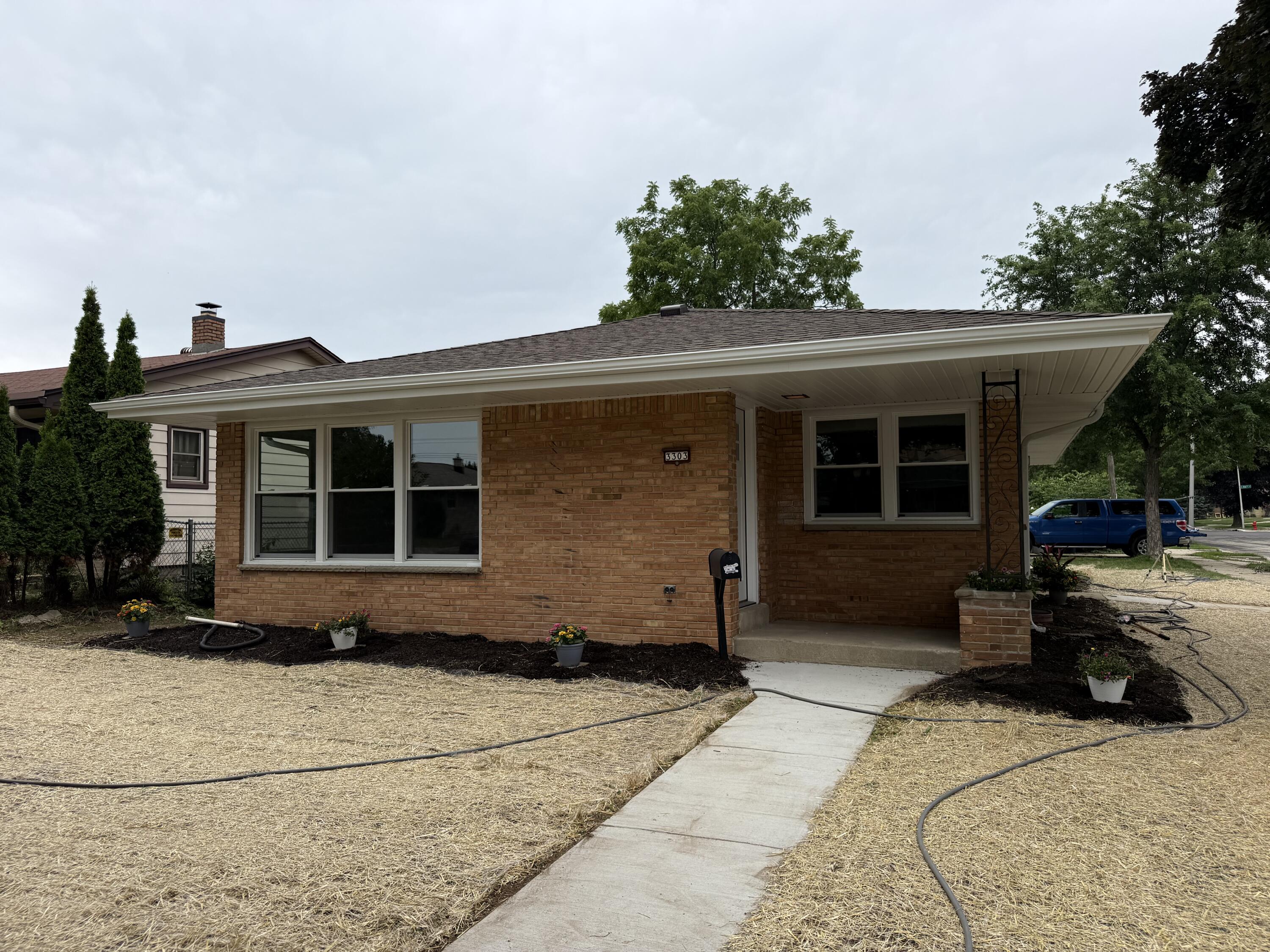 3303 S 85th St Property Photo 1