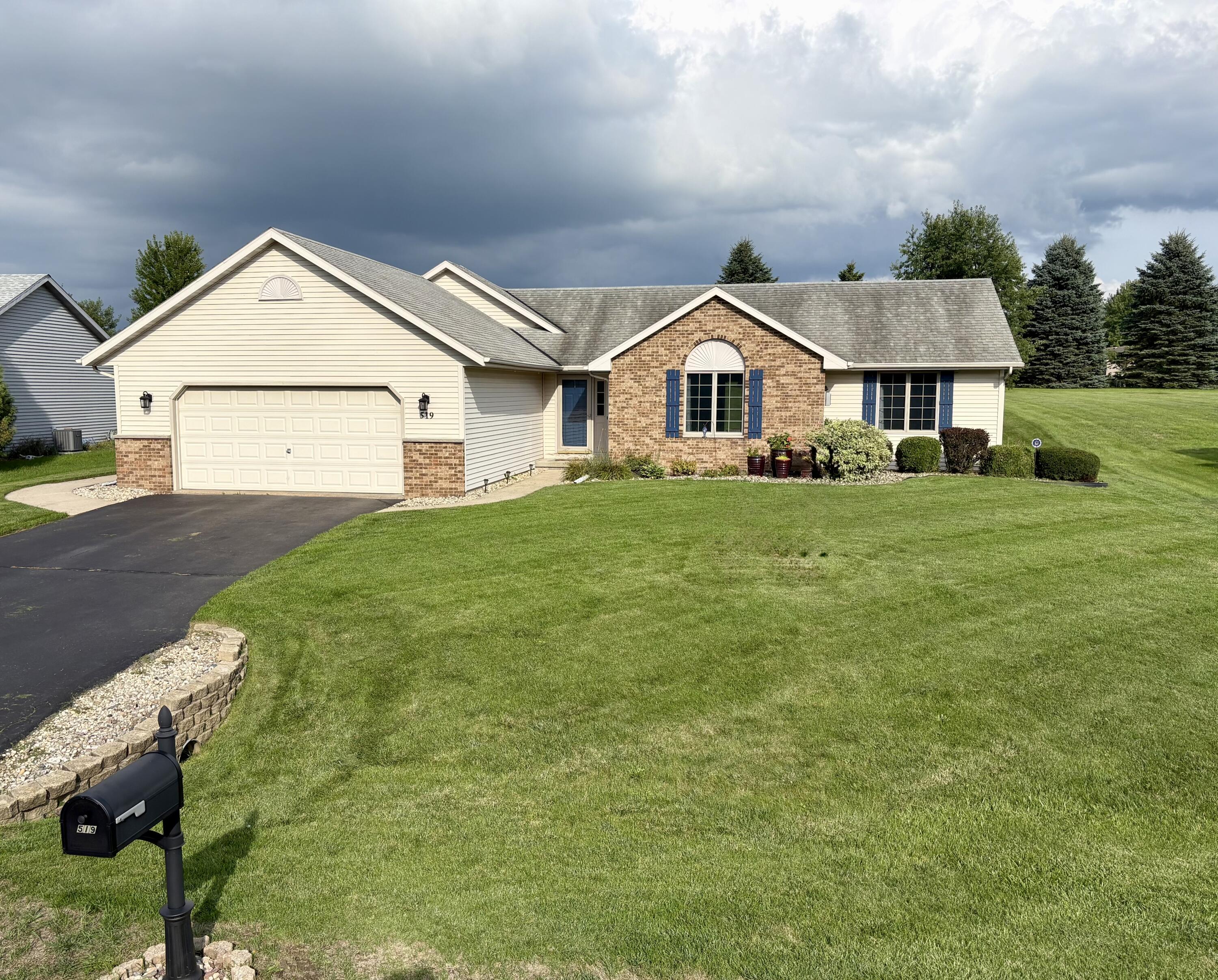 519 Danielson Dr Property Photo 1