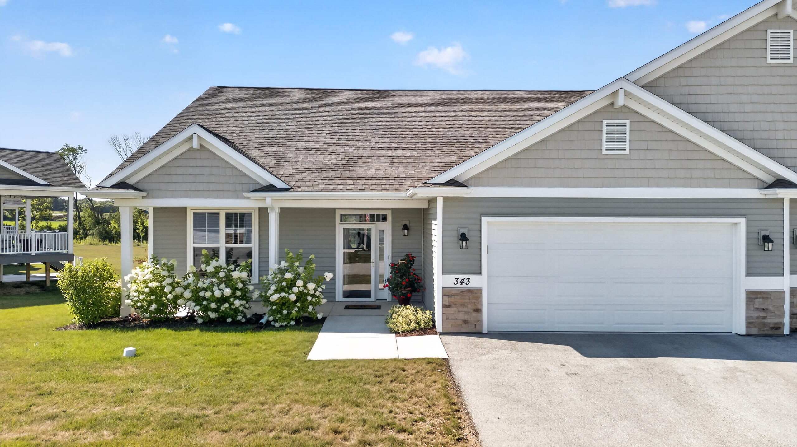 343 Greystone Cir Property Photo 1