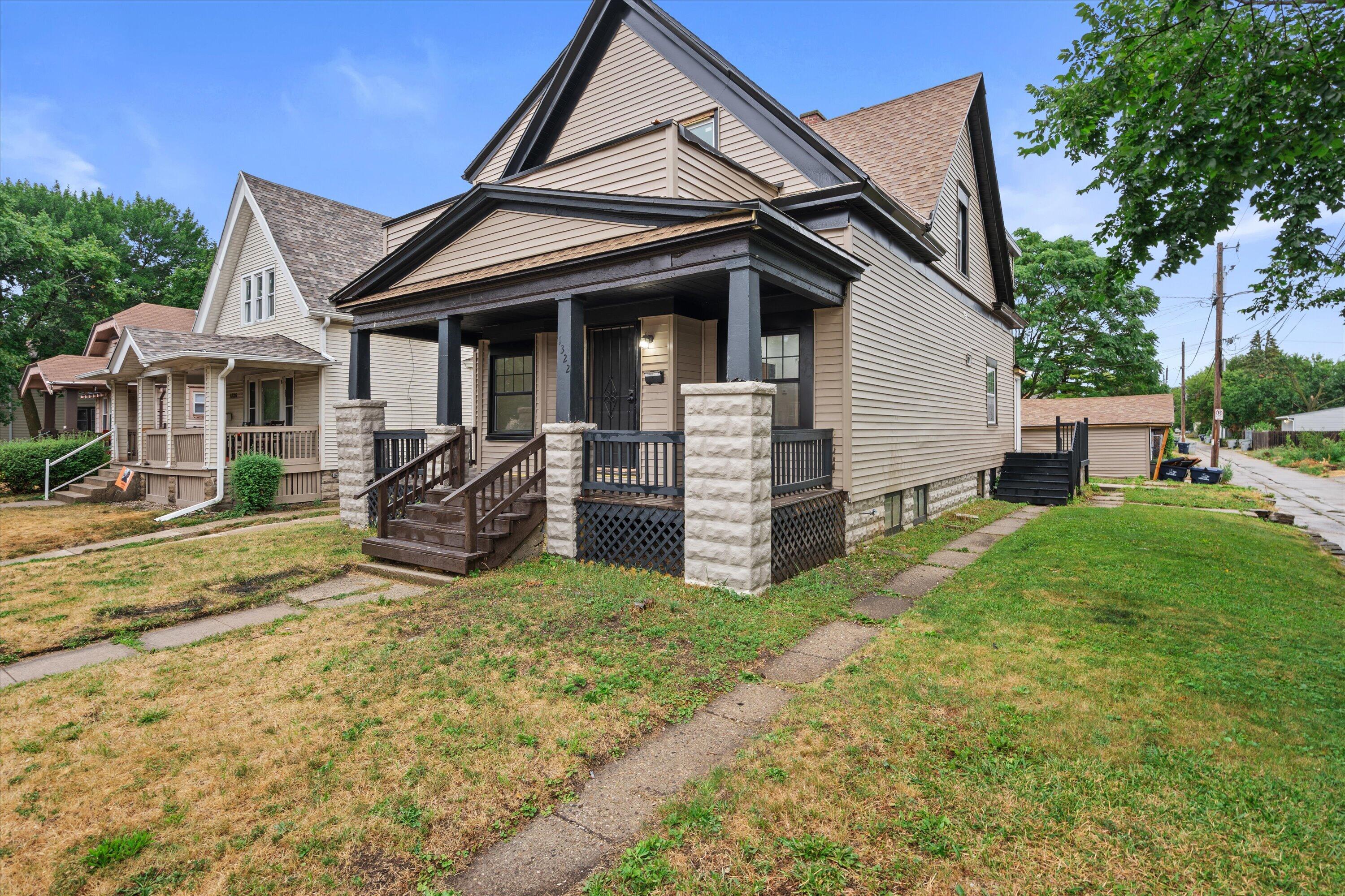 1322 W Concordia Ave Property Photo 1