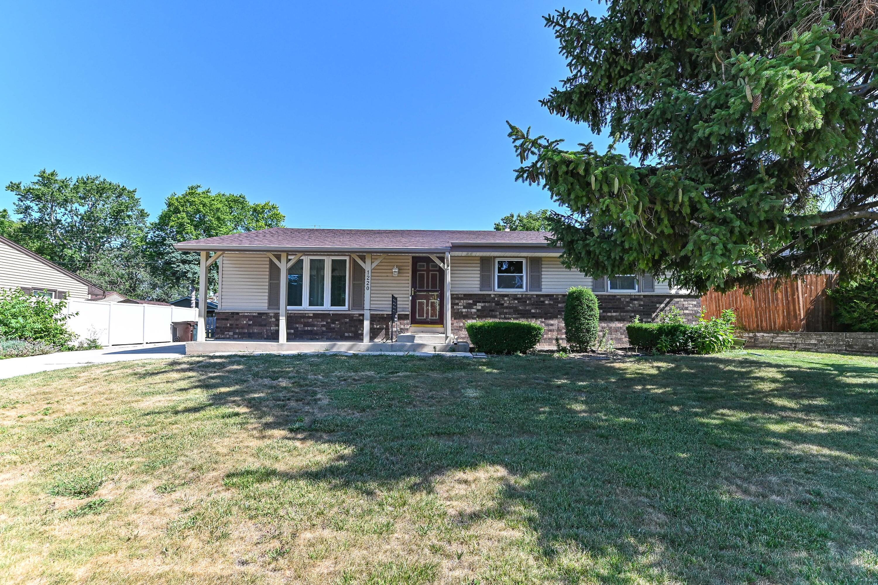1220 Lakeview Ave Property Photo 1