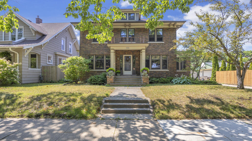 413 Lincoln Ave