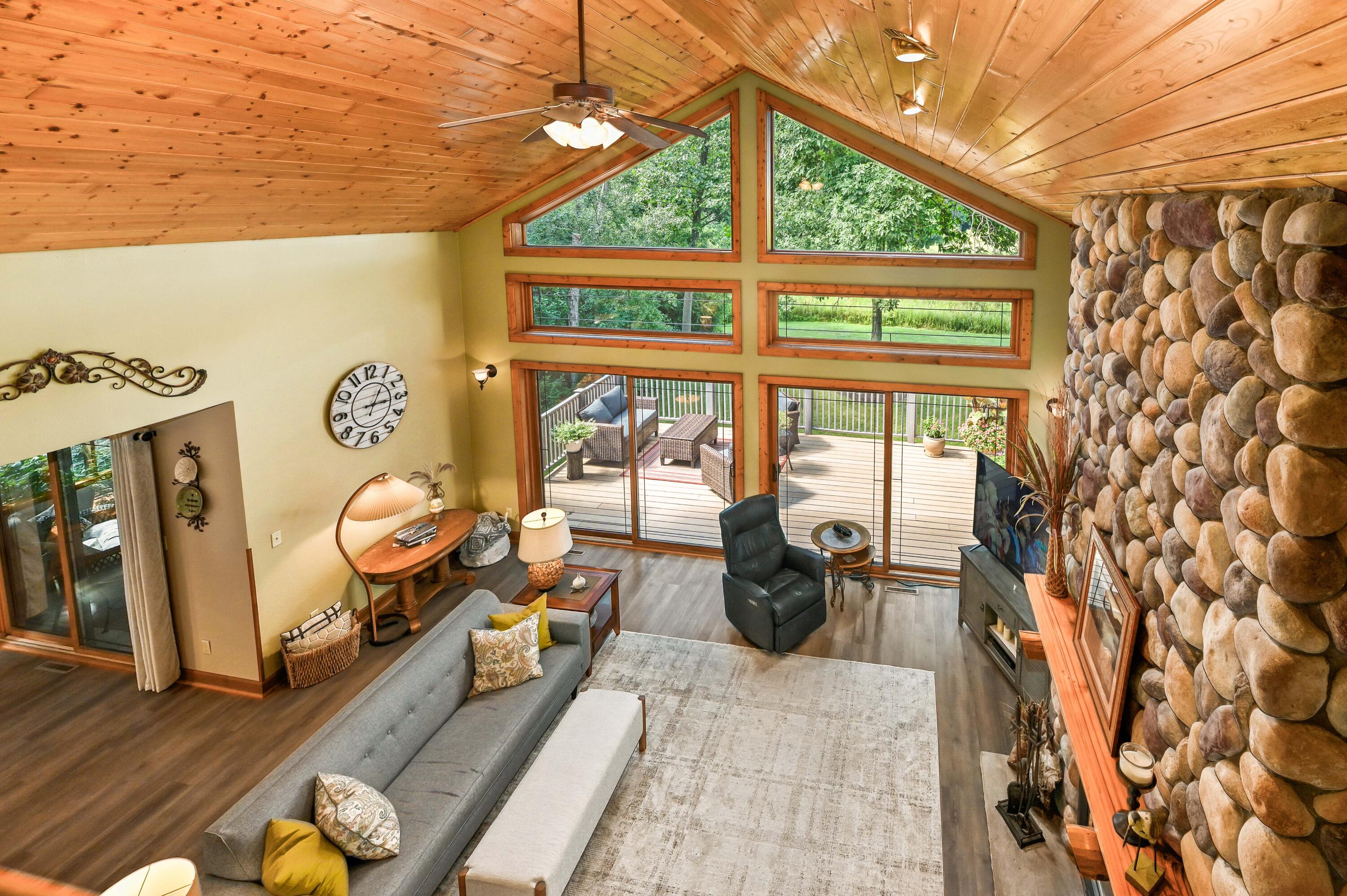 N6433 Horse Hollow Ln Property Photo 34