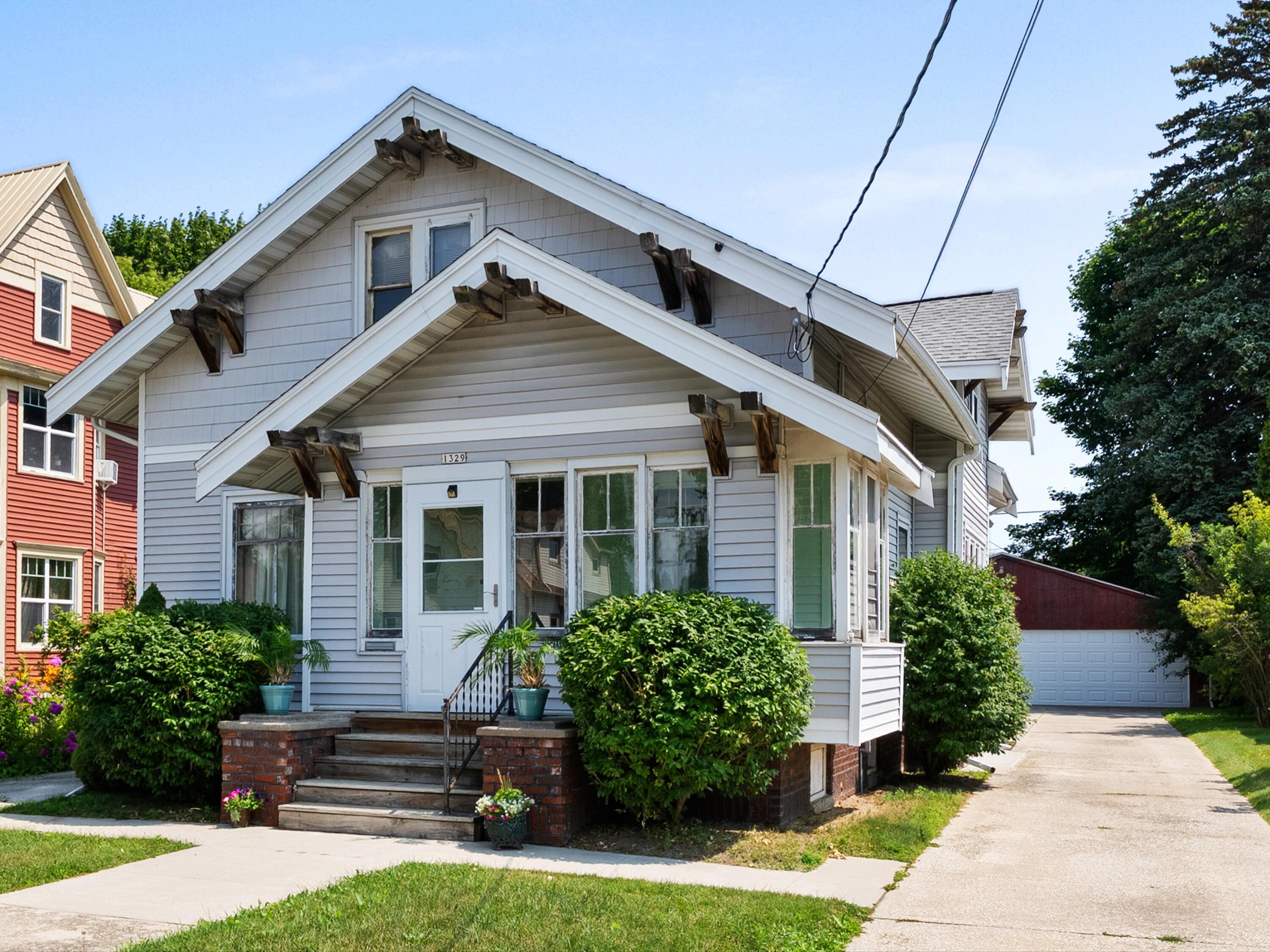 1329 S 15th St Property Photo 1