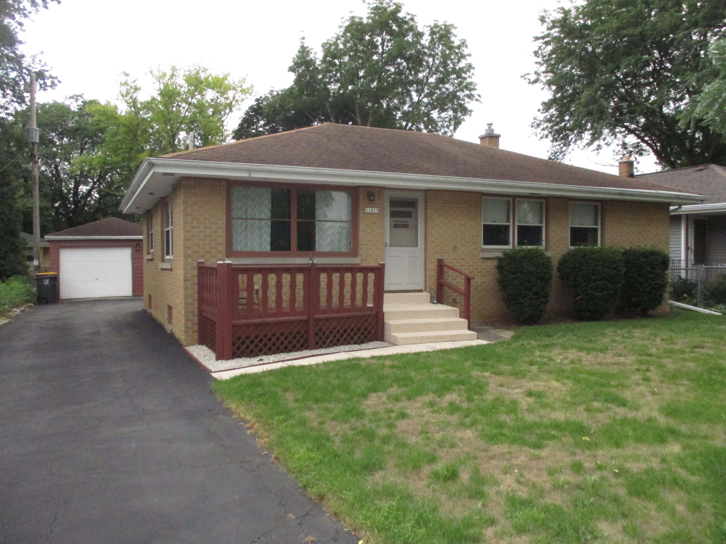 11019 W Park Hill Ave Property Photo 1