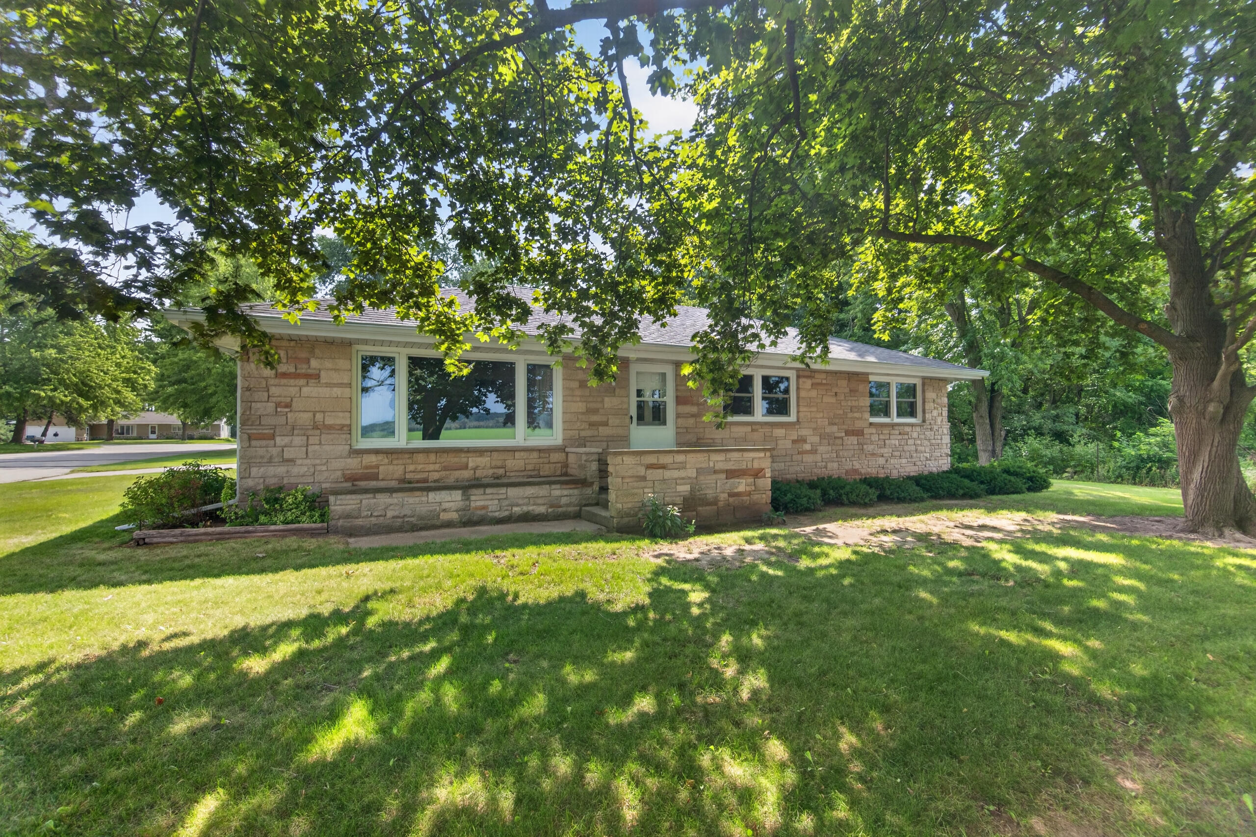 W8491 Spring View Dr Property Photo 1