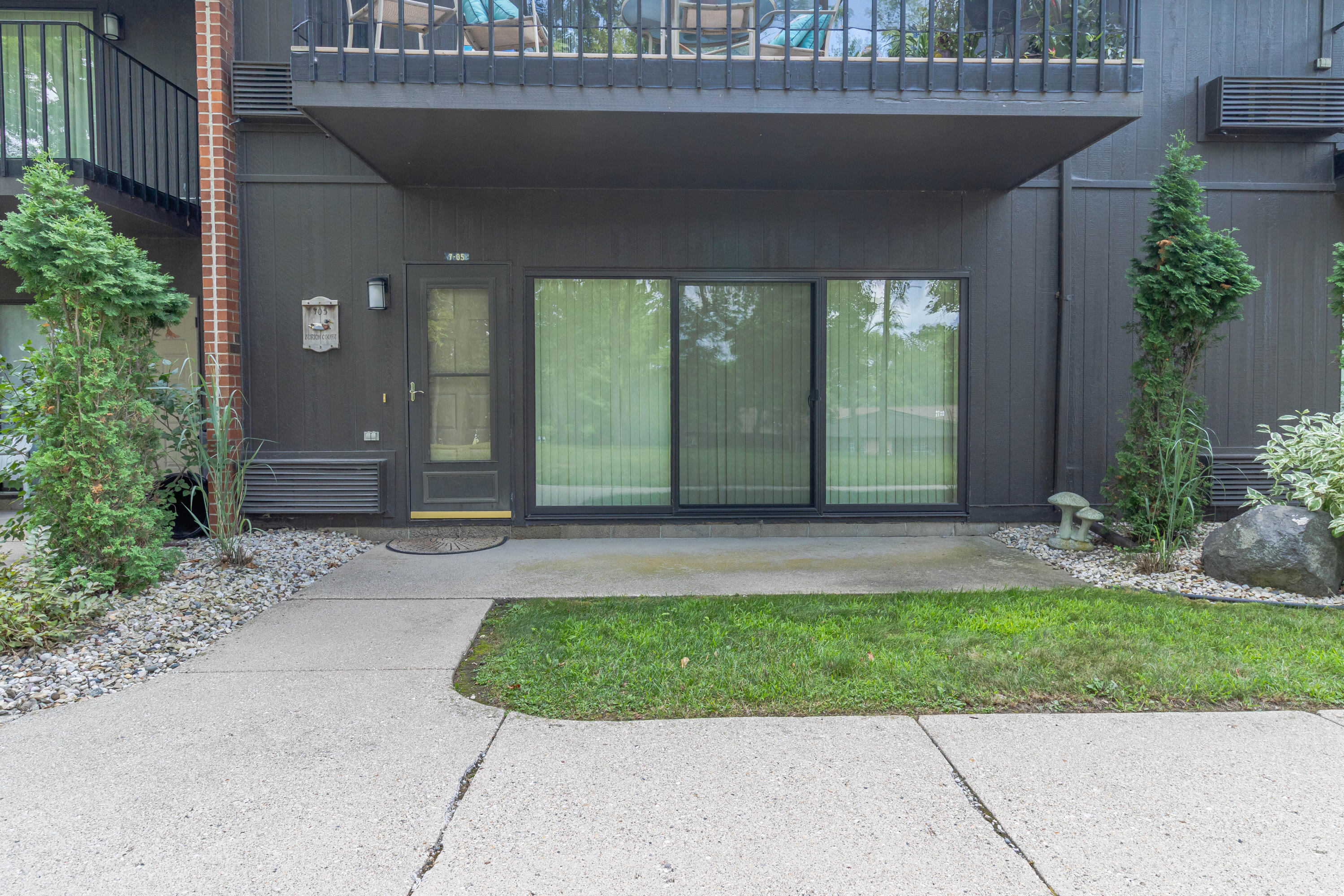 7 Zurich Ct