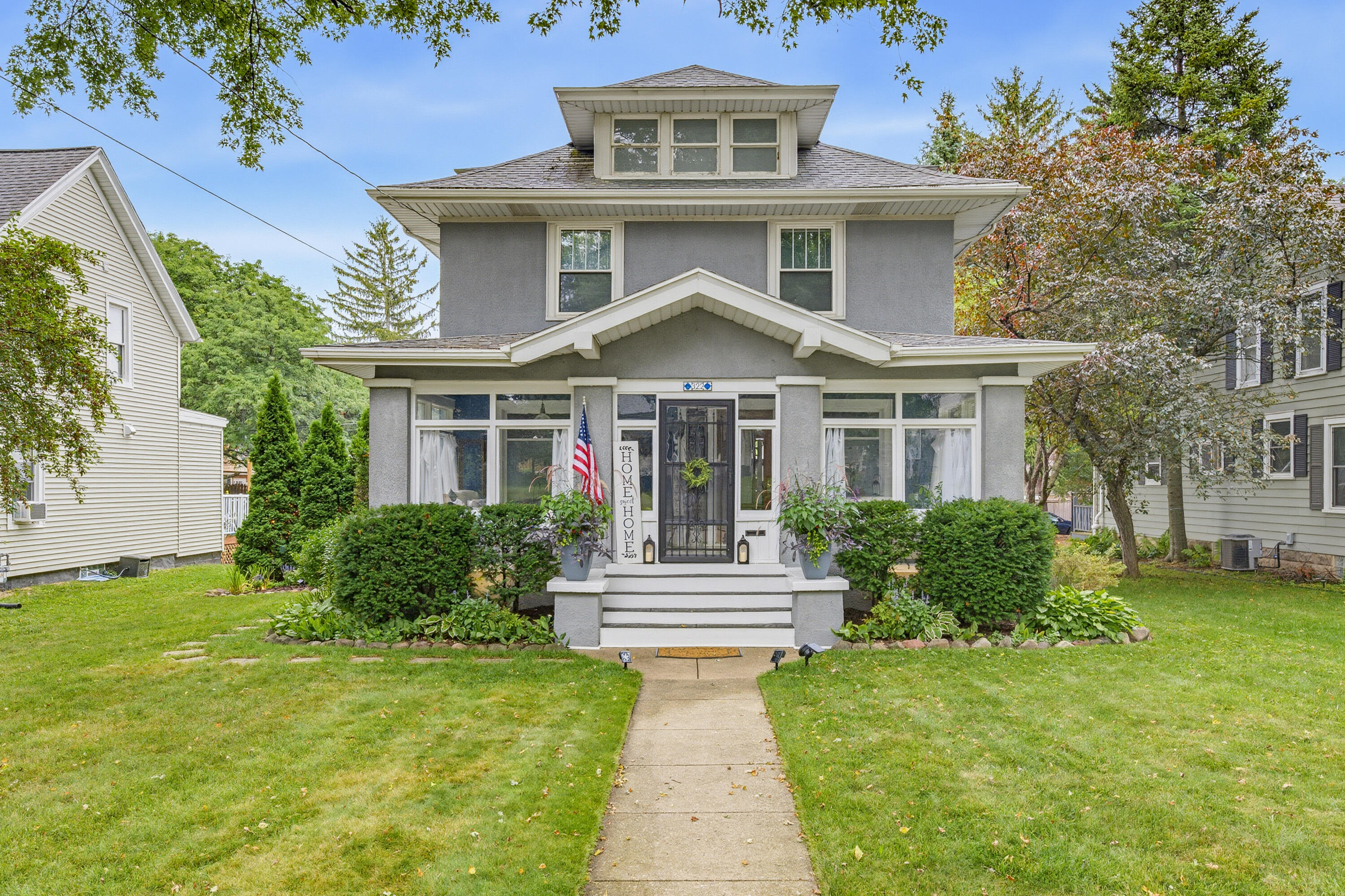 322 Grand Ave
