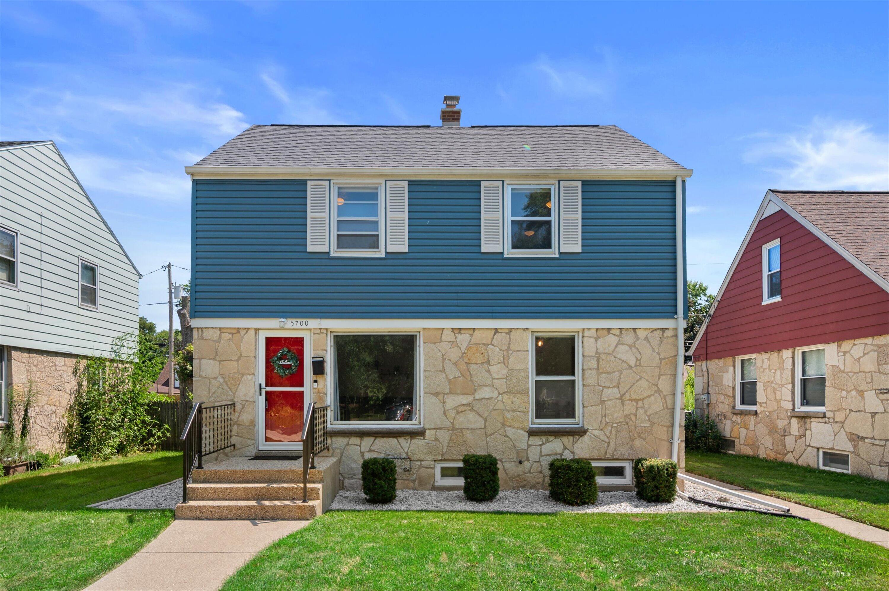 5700 N Sidney Pl