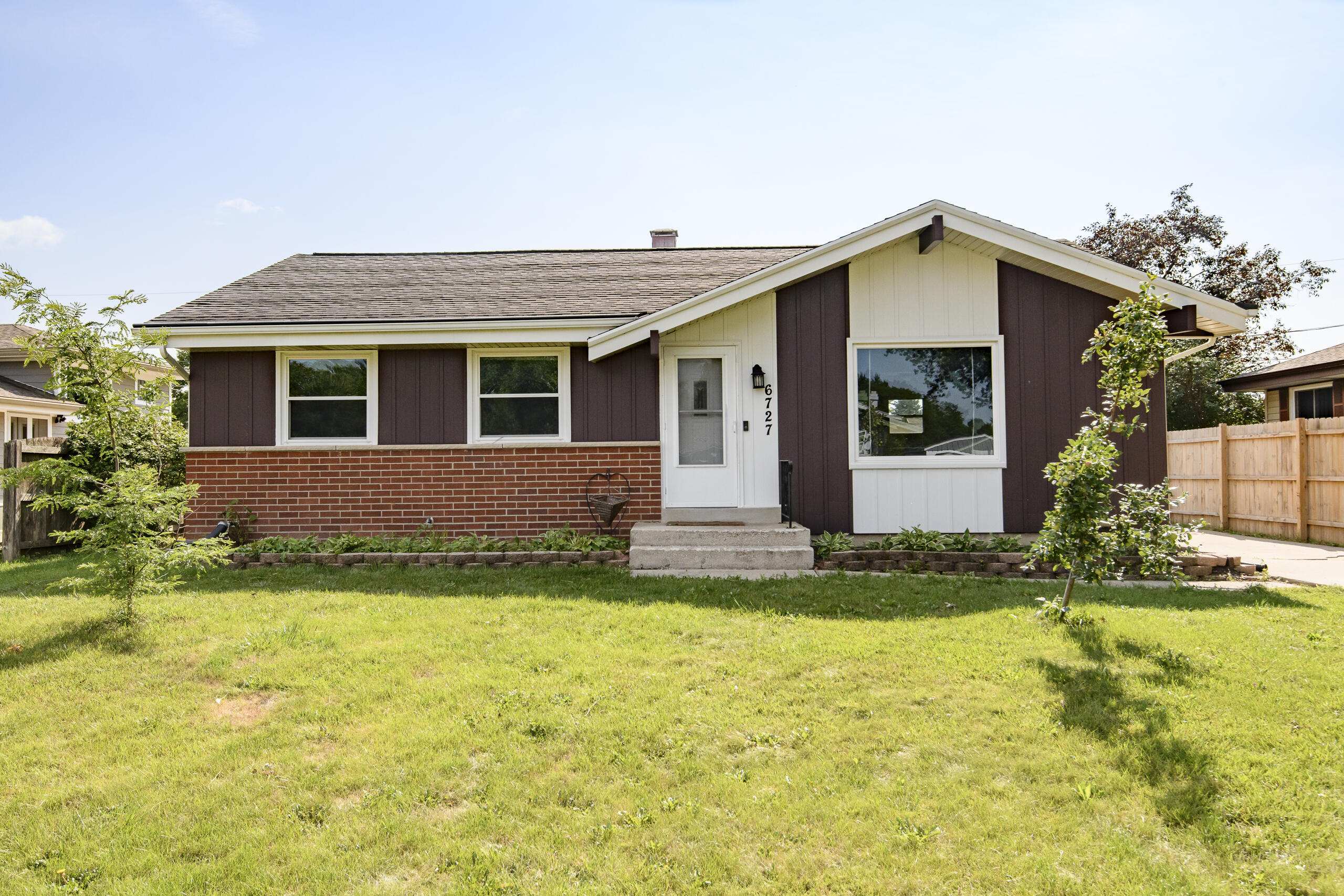 6727 Lone Elm Dr Property Photo 1