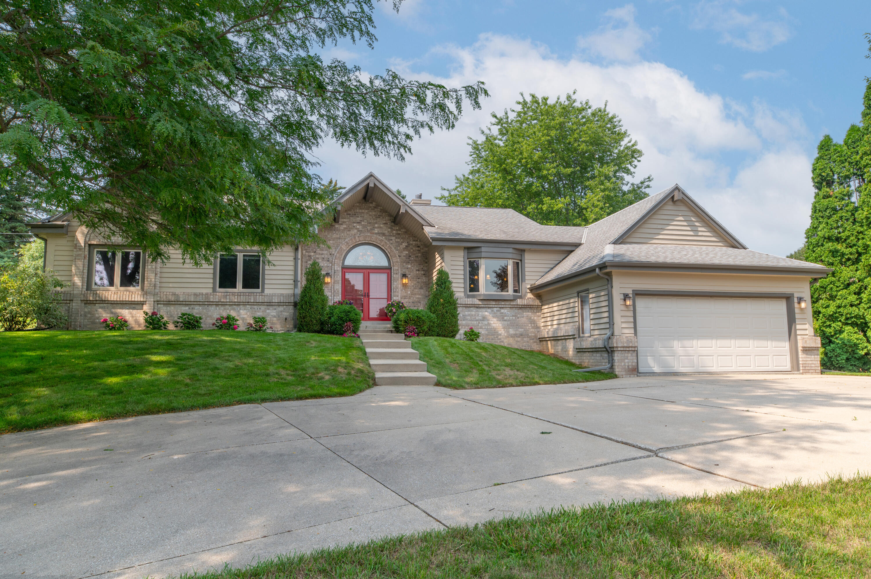 16520 W Heatherly Dr
