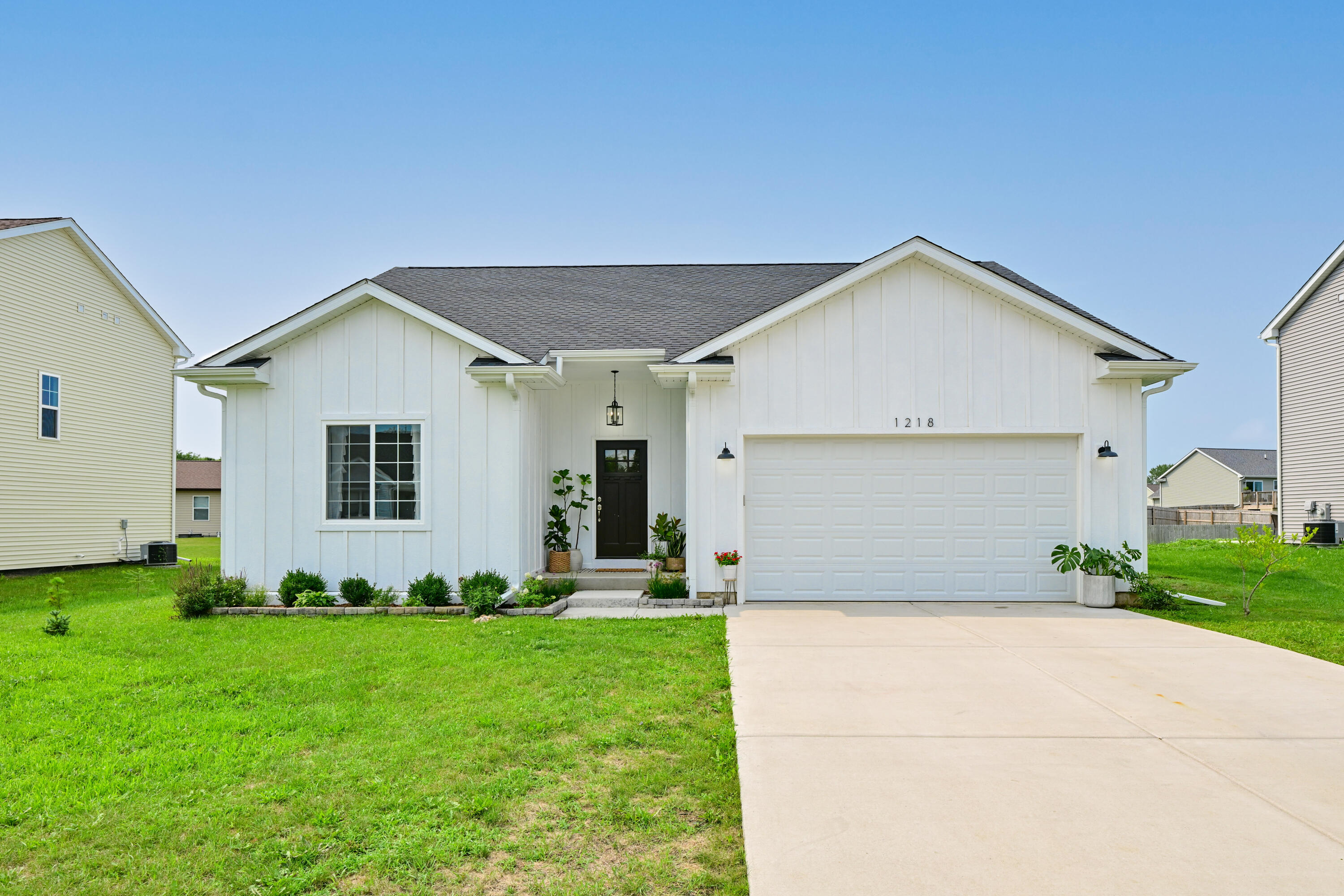 1218 Evergreen Dr Property Photo 1