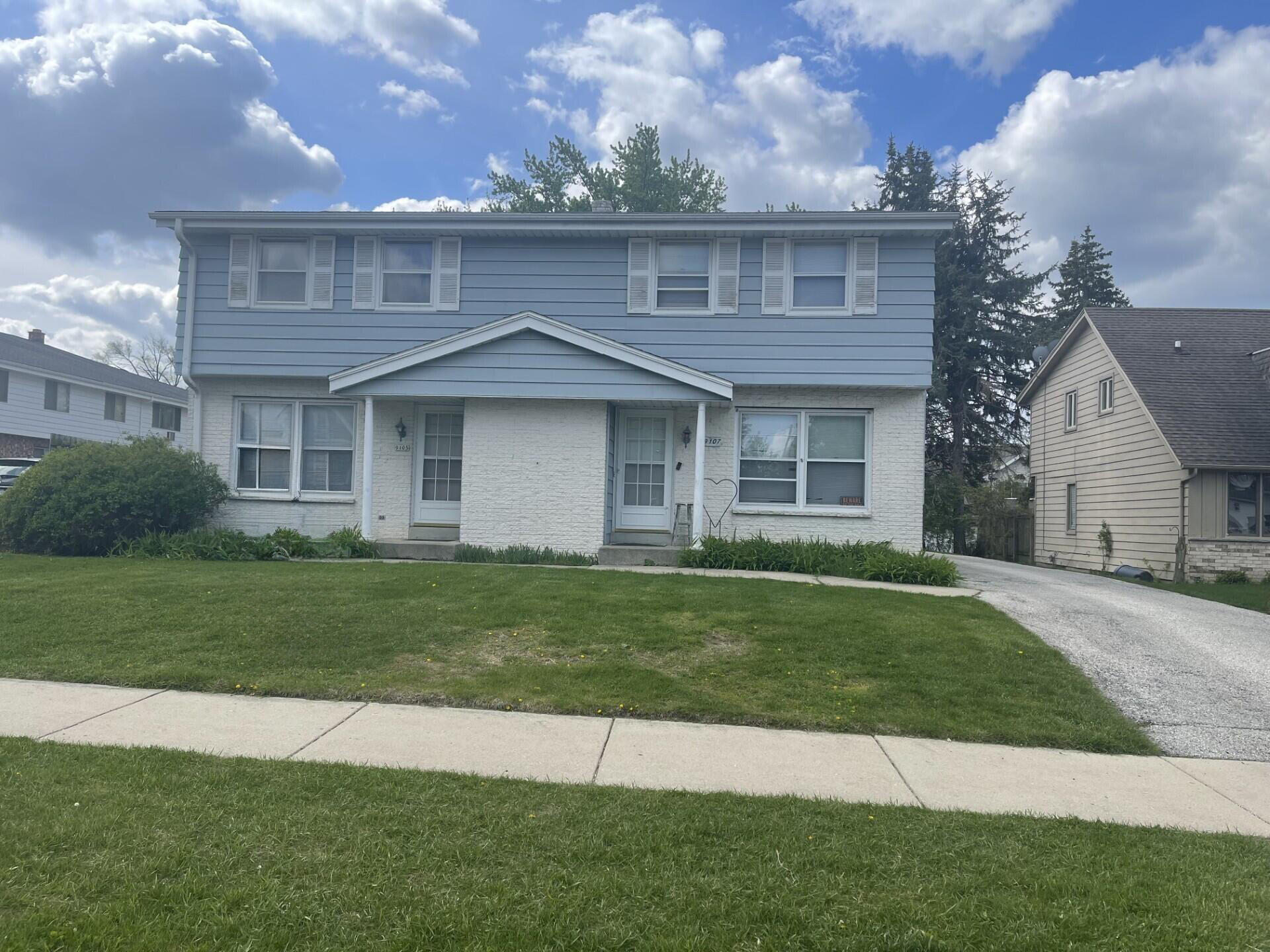 9105 W Howard Ave Property Photo 1