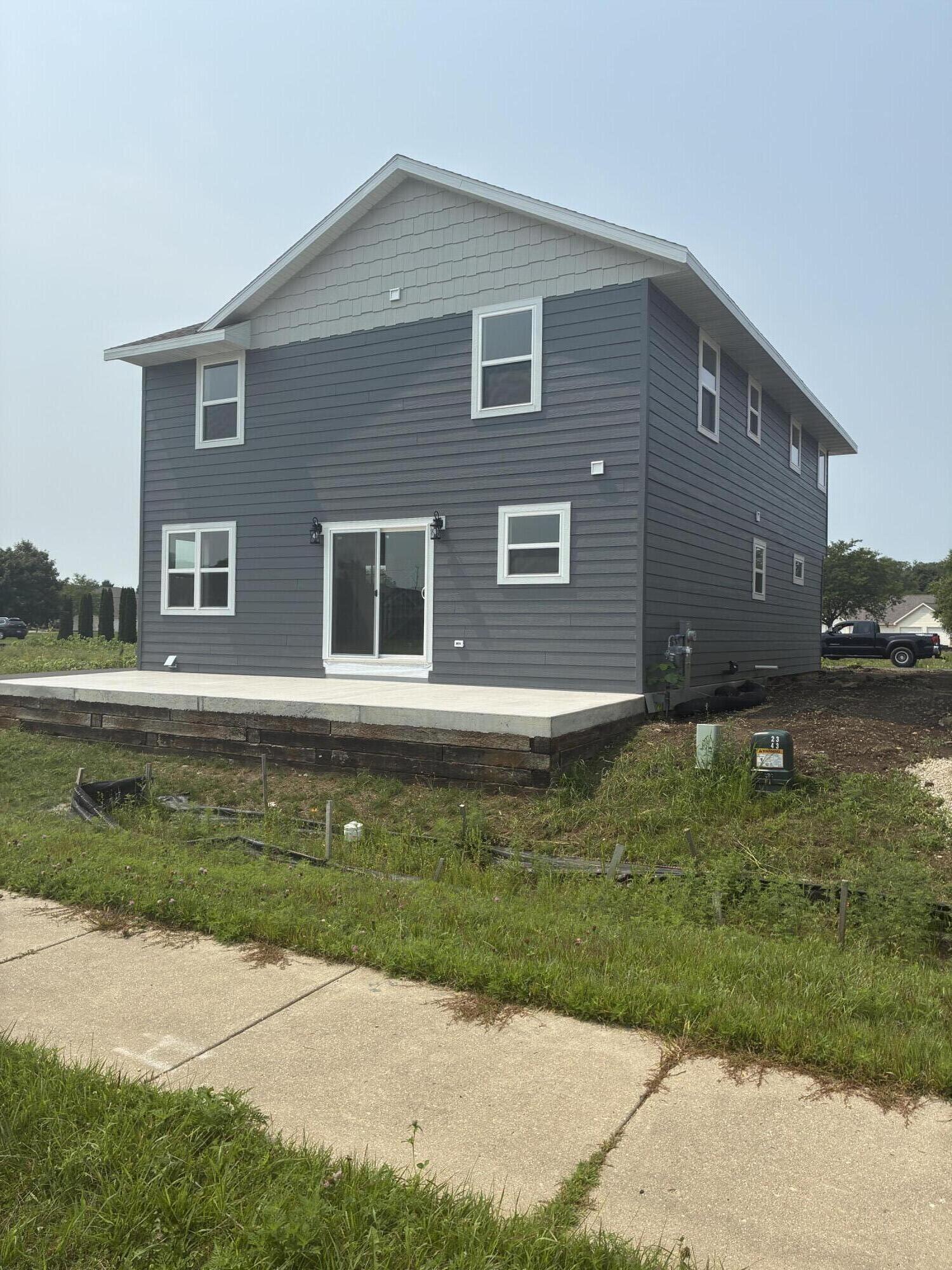 811 Arthur Dr Property Photo 1