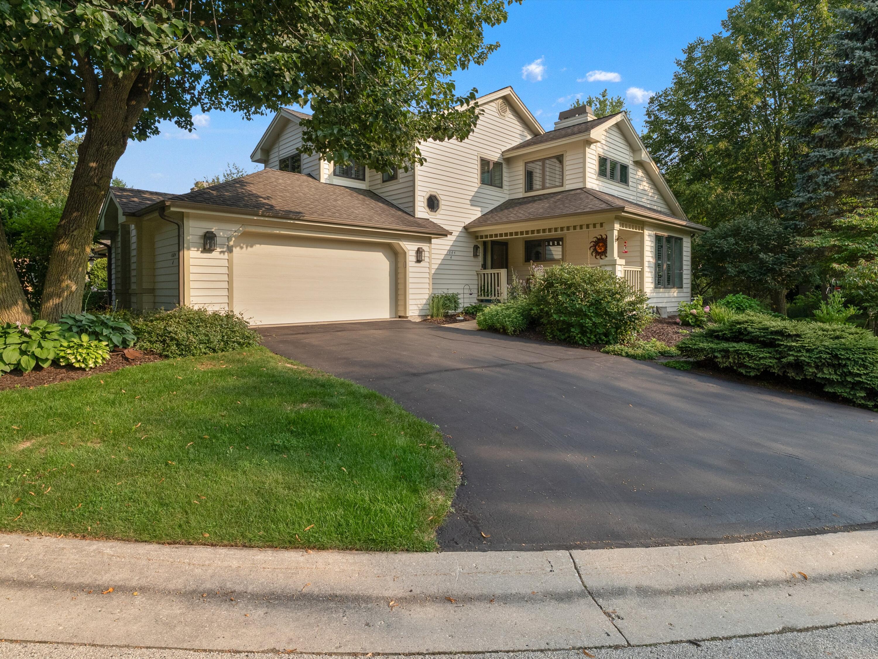 1084 Creeks Cross Rd Property Photo 1