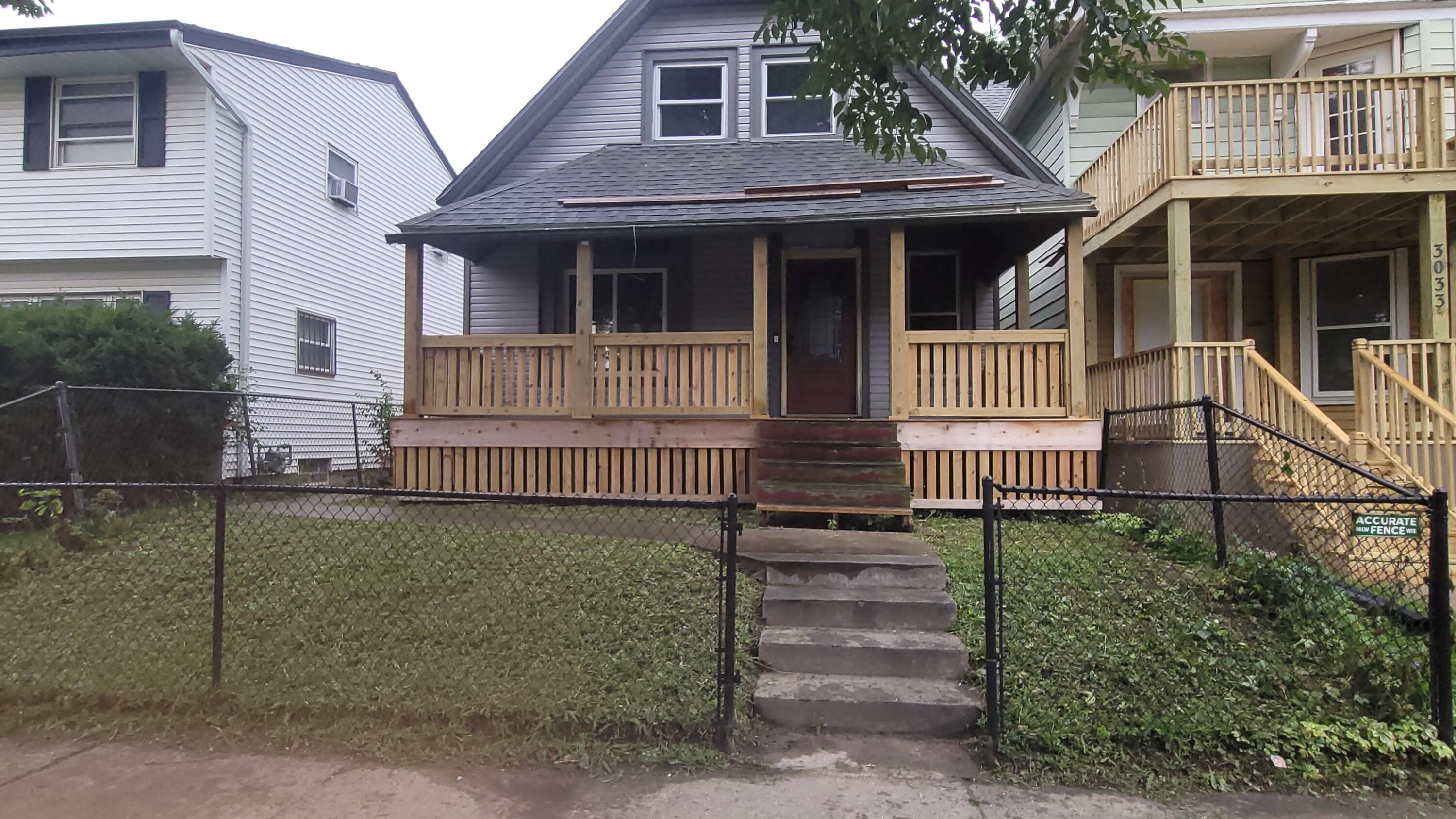 3031 W St Paul Ave Property Photo 1