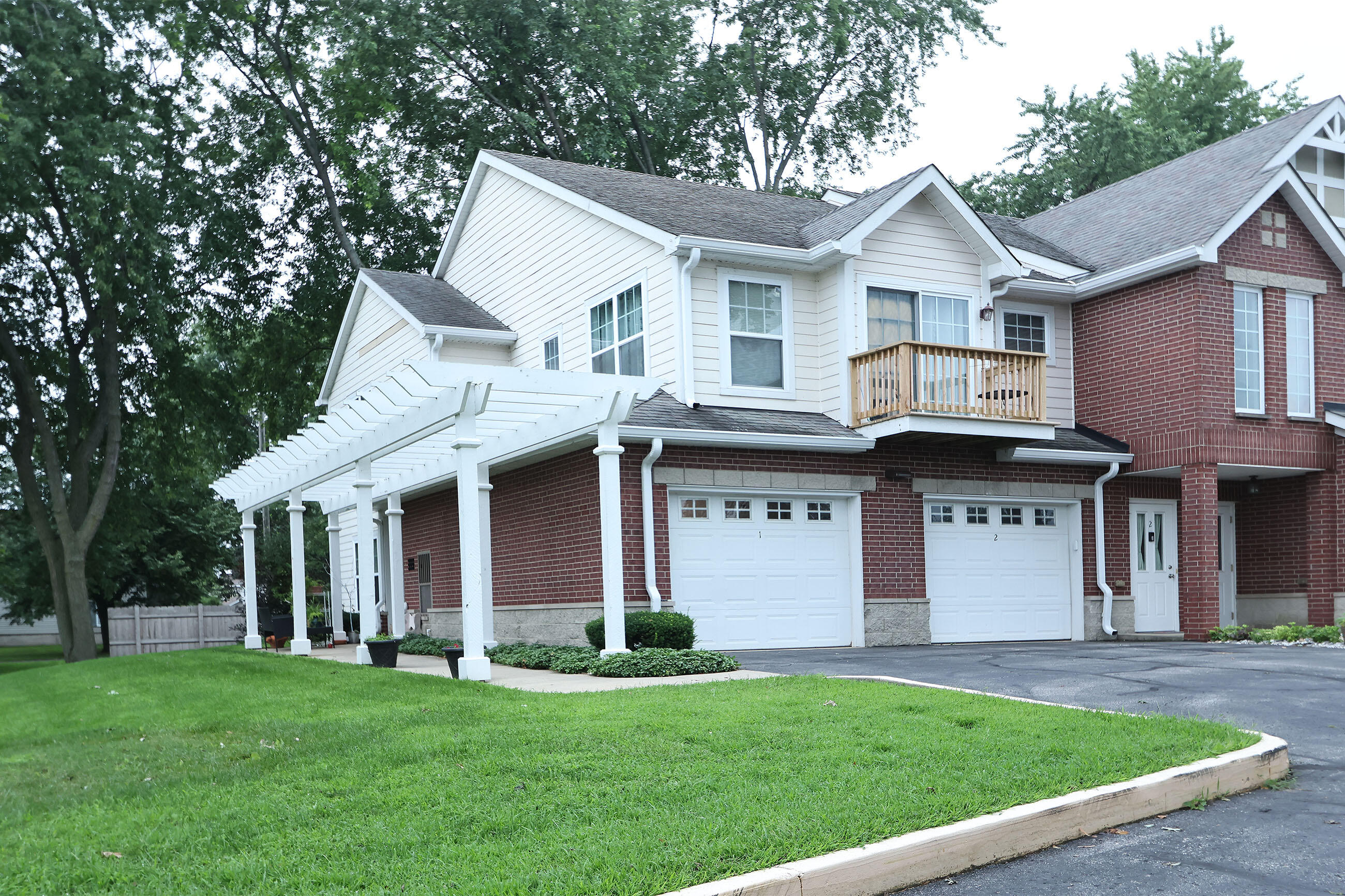8856 Sheridan Rd Property Photo 1