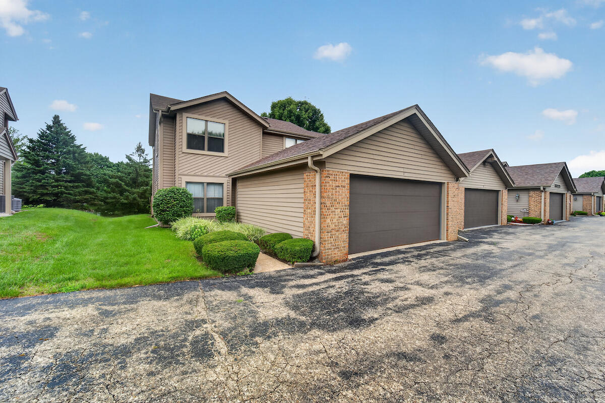 5533 Cambridge Ln Property Photo 1