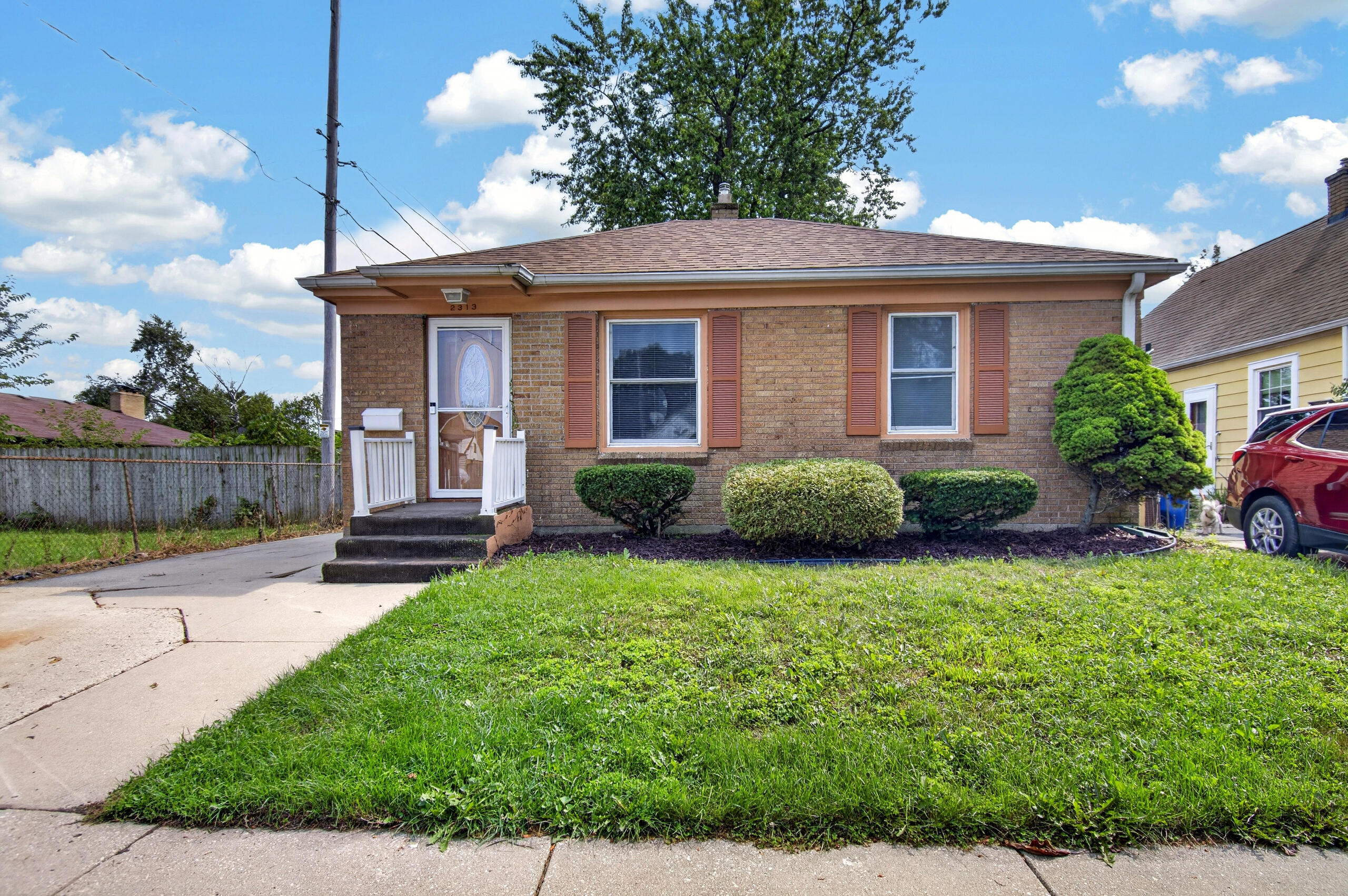 2313 Arlington Ave Property Photo 1