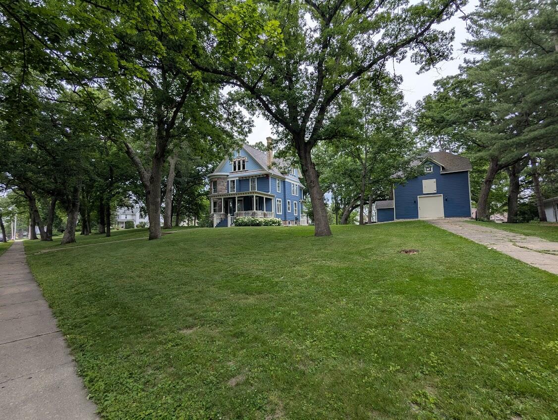 534 S Jackson St Property Photo 1