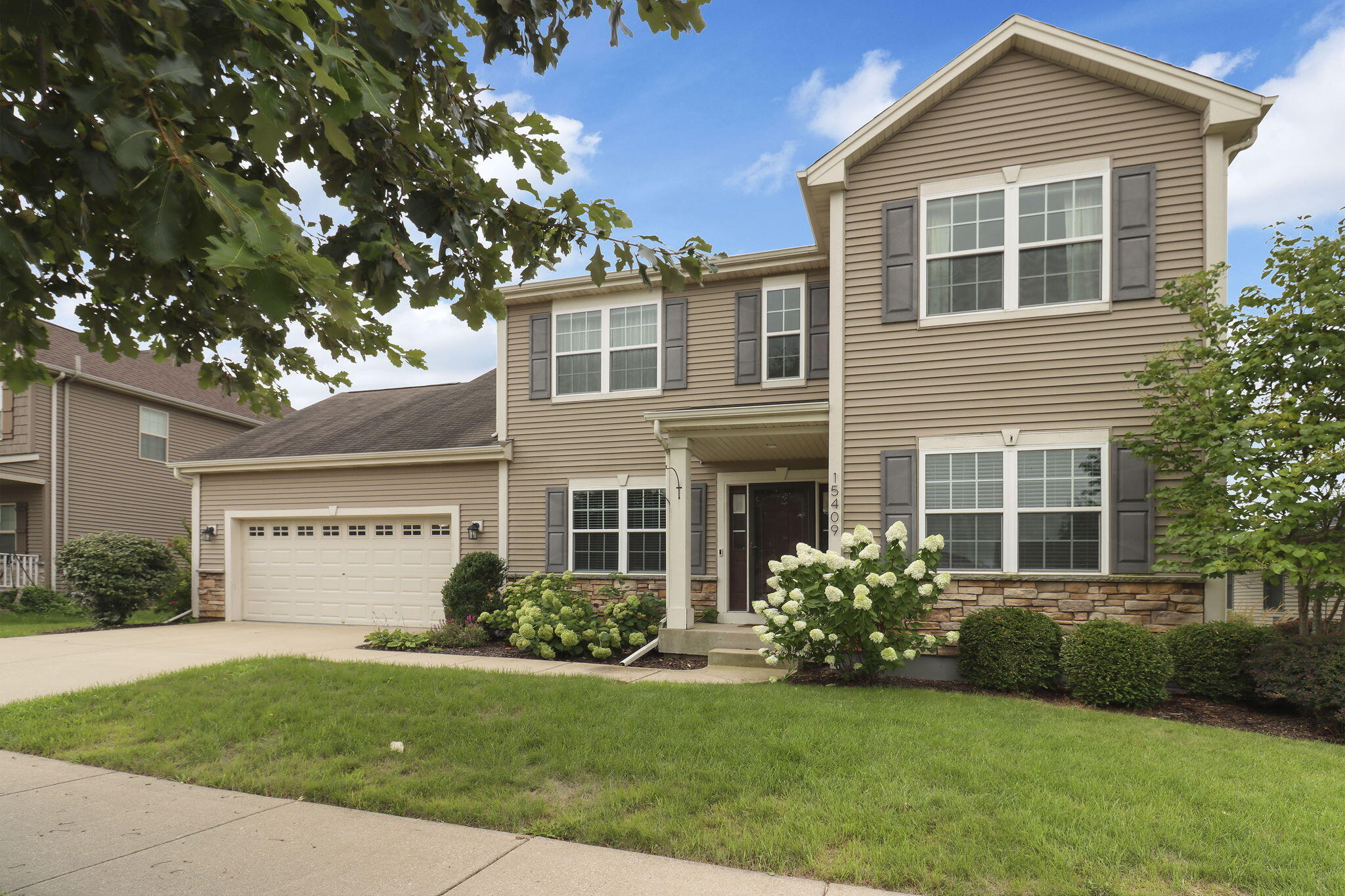 15409 70th St Property Photo 1