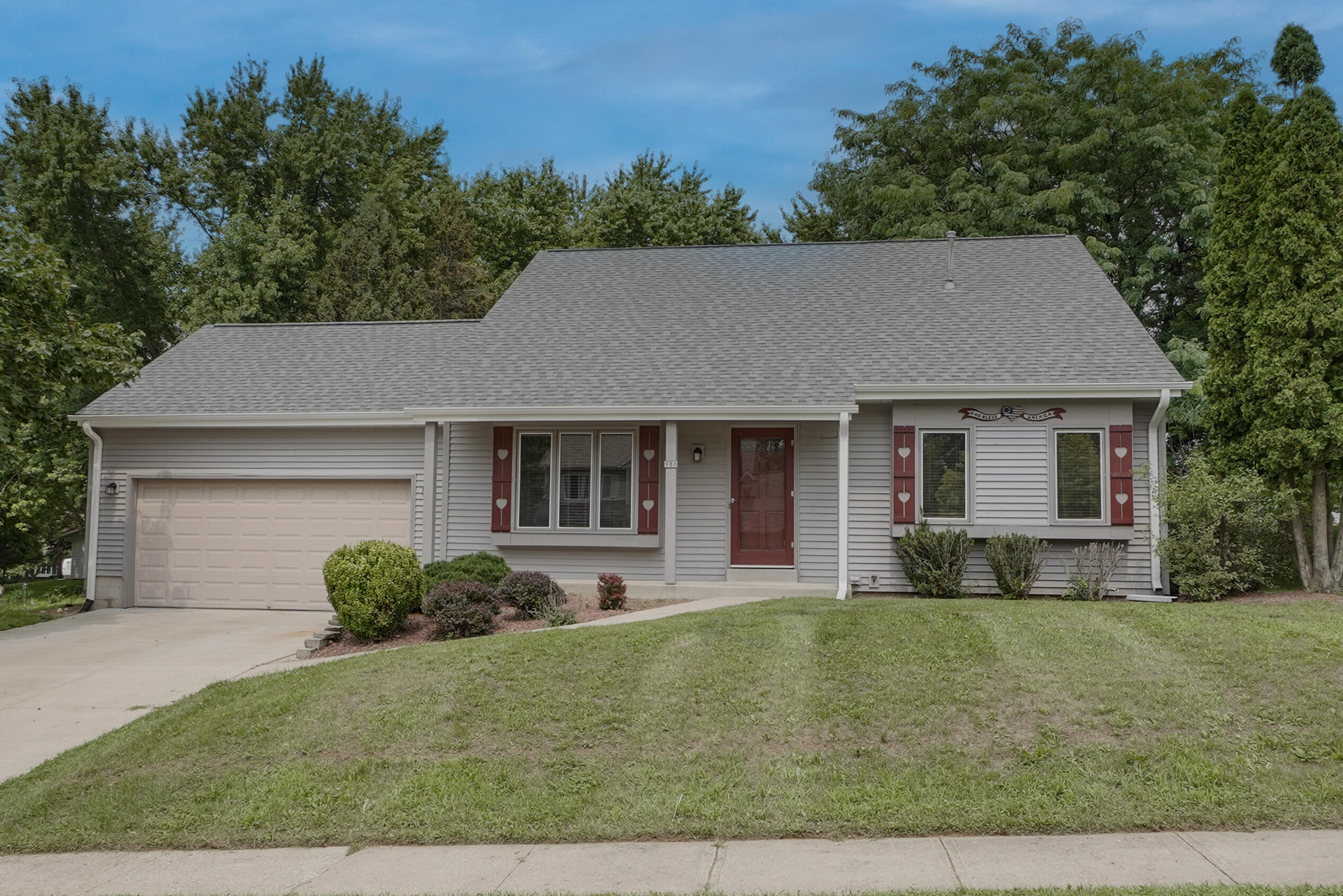 980 Bartlett Dr Property Photo 1