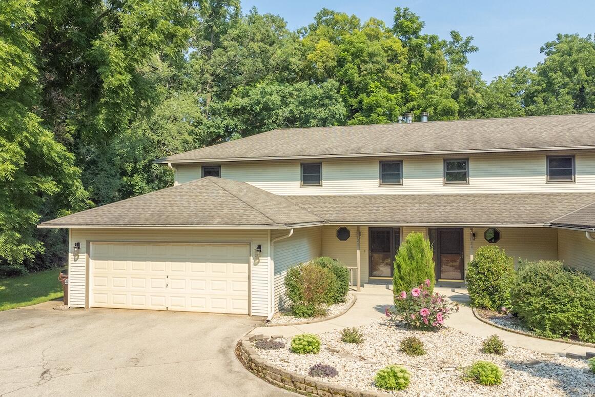 126 N Lapham Peak Rd Property Photo 1