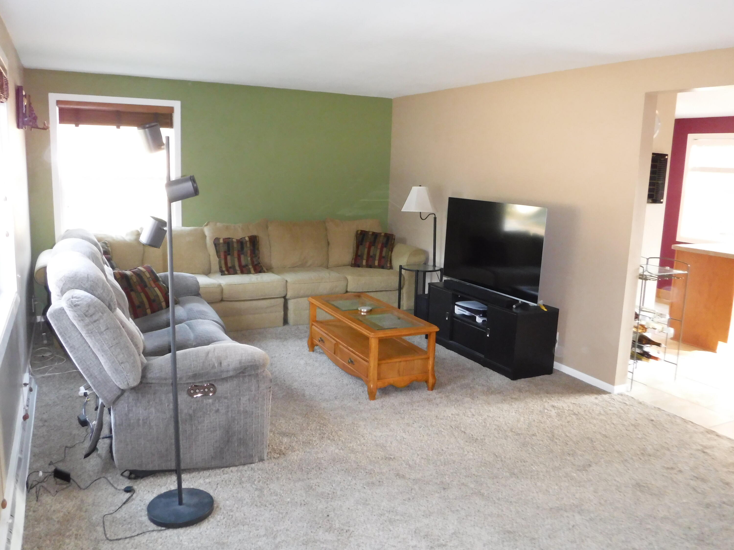 1708 Nagle Ave Property Photo 2