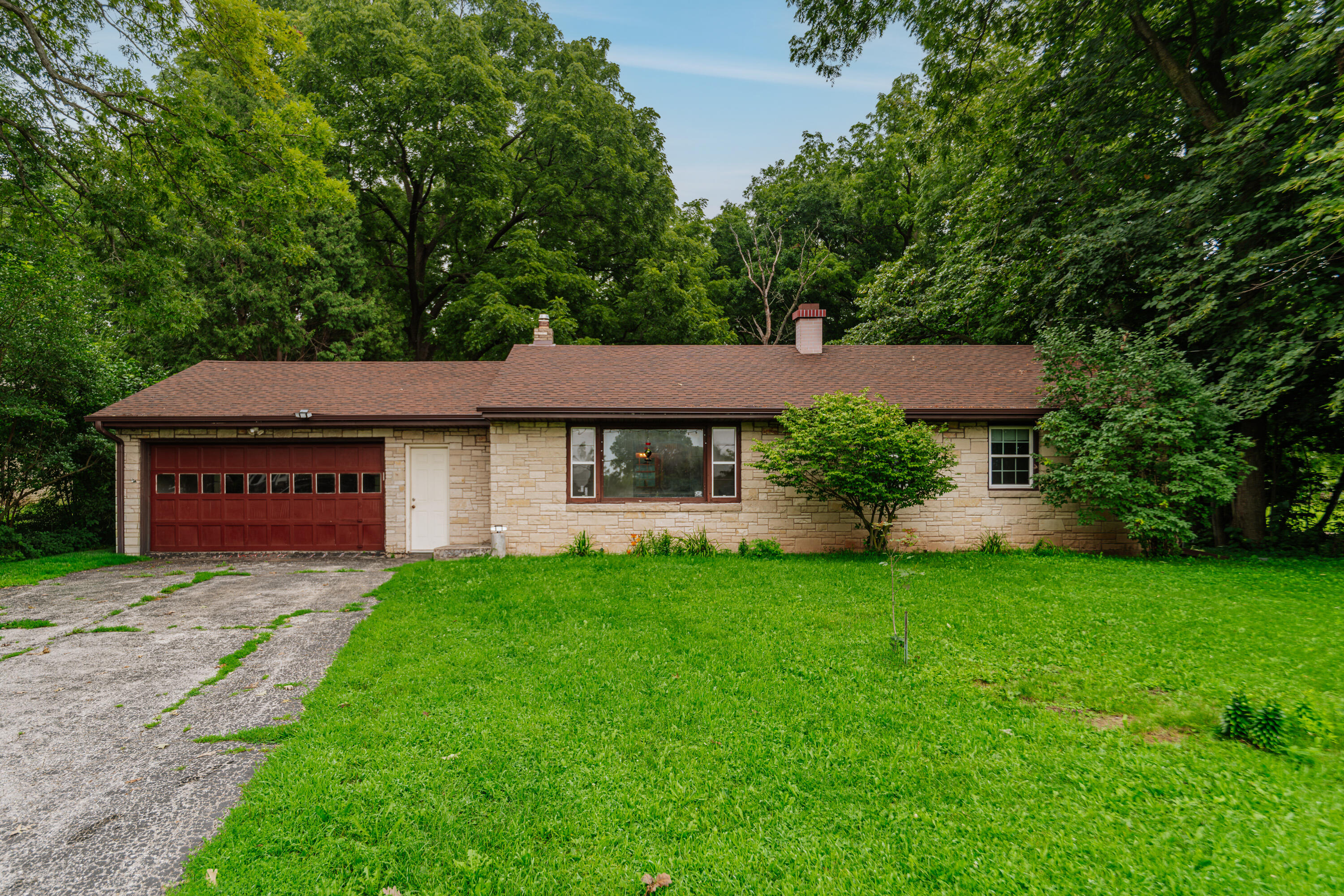 8601 Big Bend Rd Property Photo 1