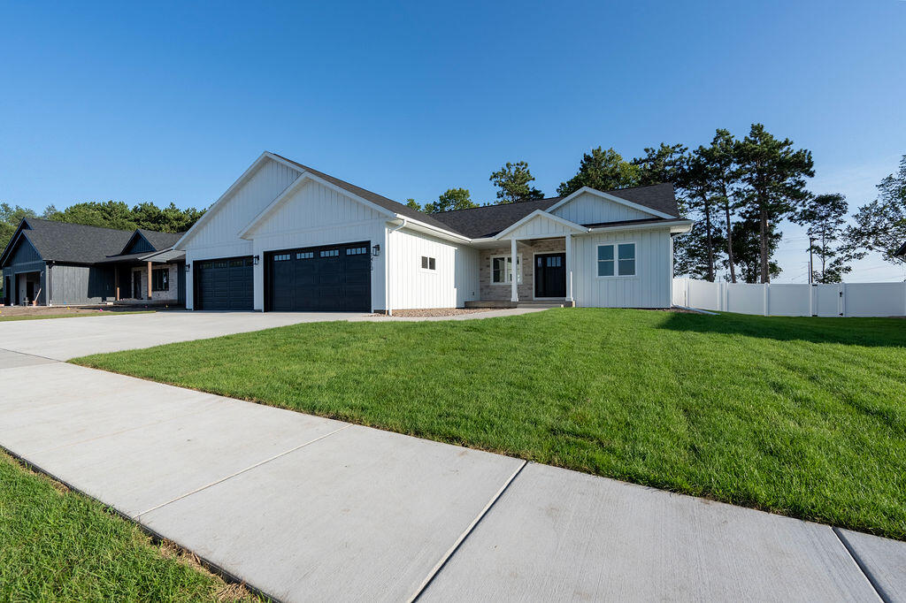1413 Herb Ln