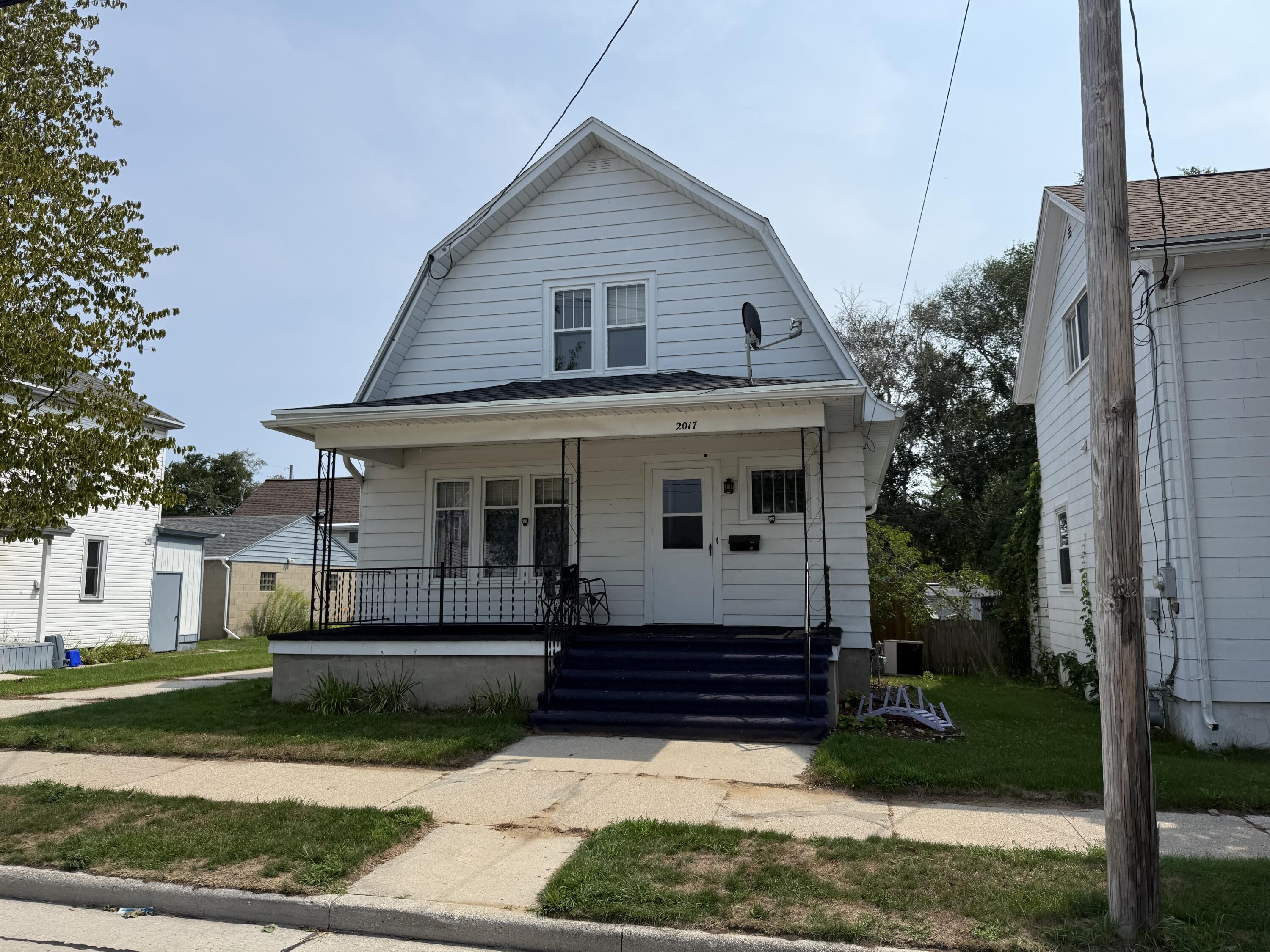2017 Adams St