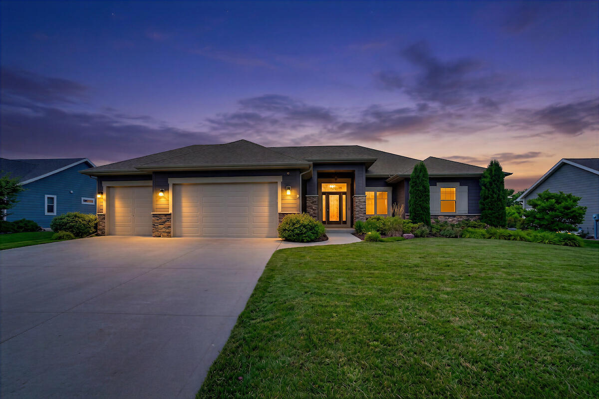 5227 Kings Way Property Photo 1