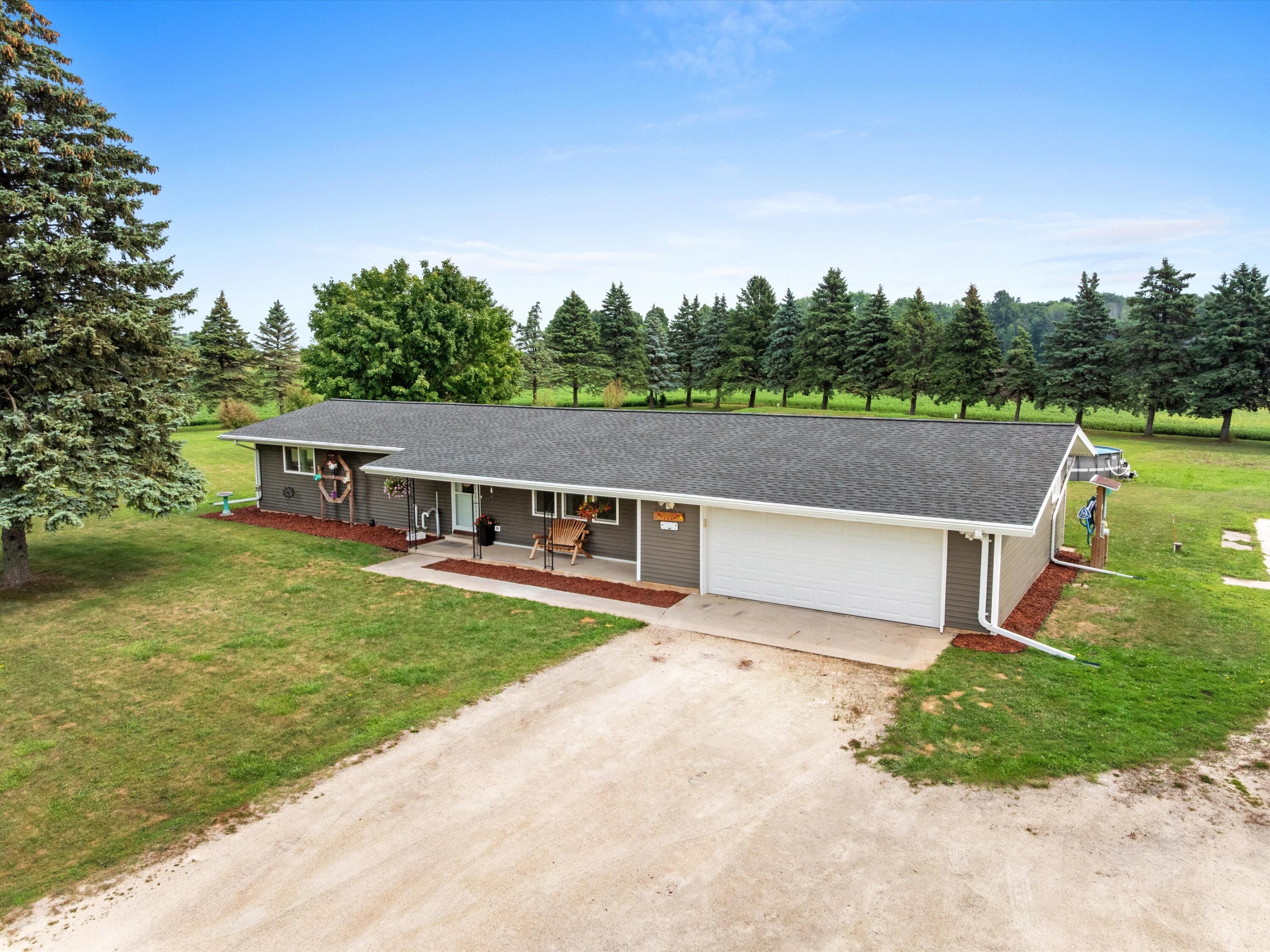 12215 Novy Rd Property Photo 1