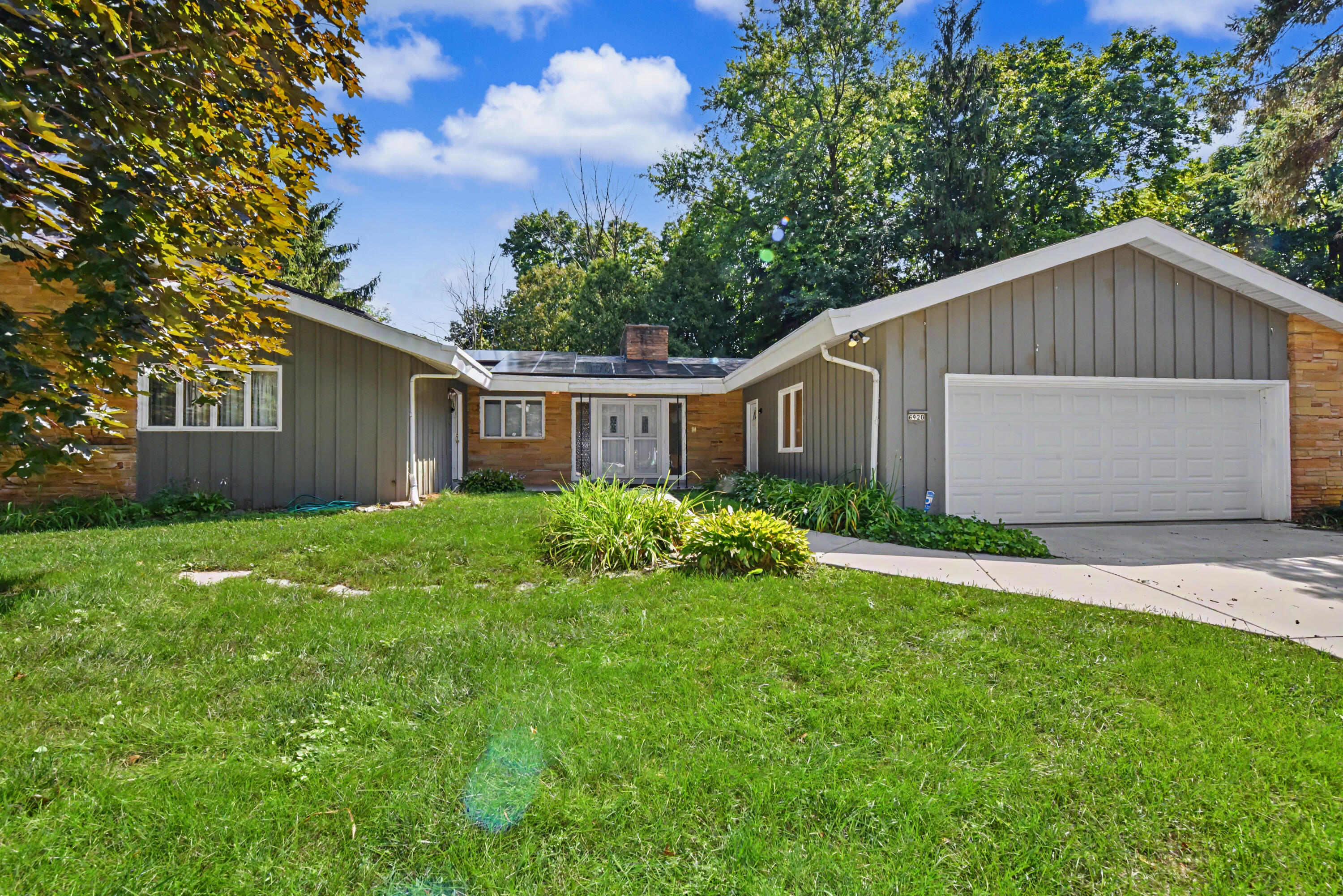 6920 N Beech Tree Dr Property Photo 1