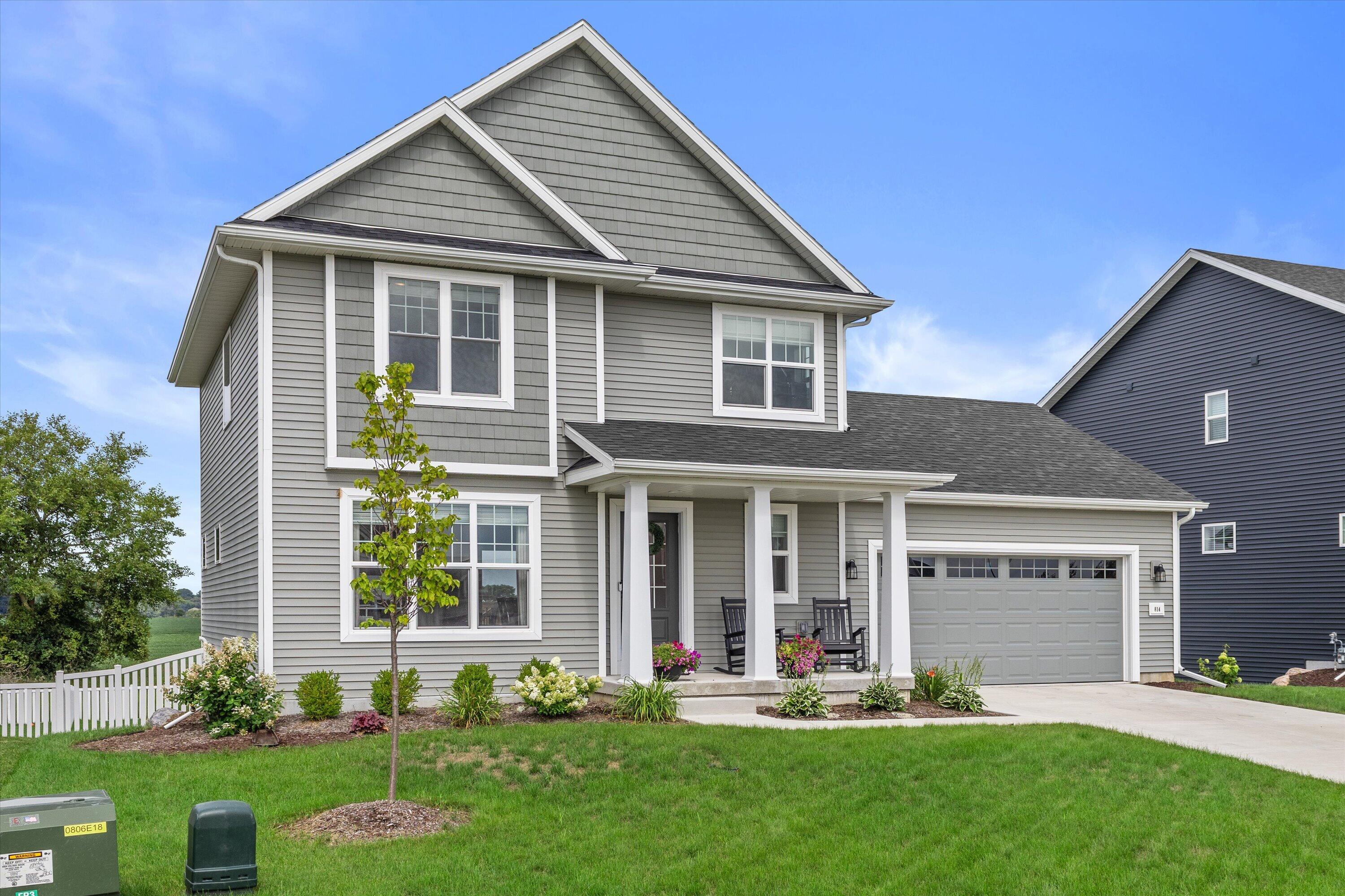 814 Burr Oak Ct Property Photo 1