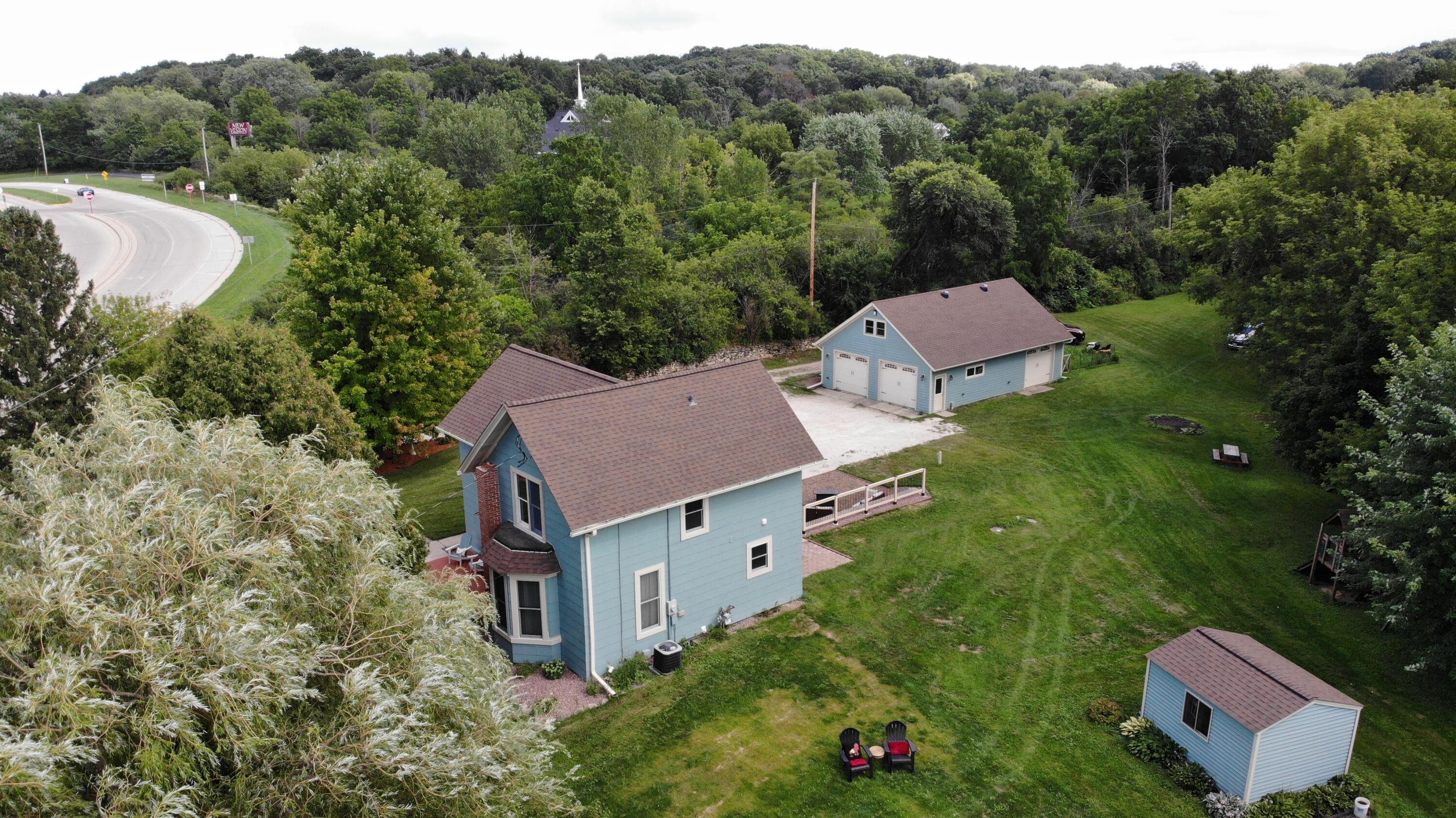 N14w28039 Silvernail Rd Property Photo 1
