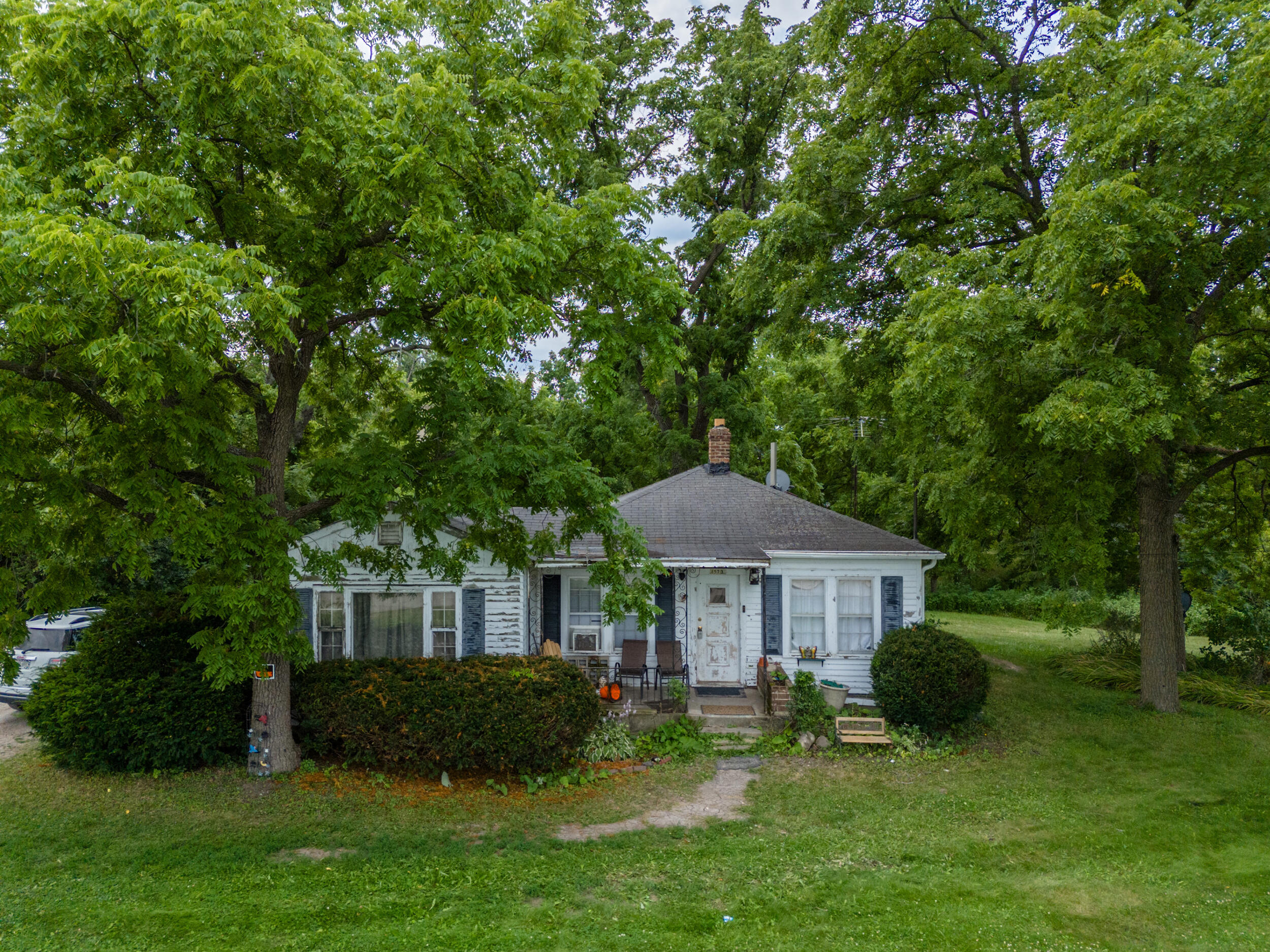 15739 Braun Rd Property Photo 1