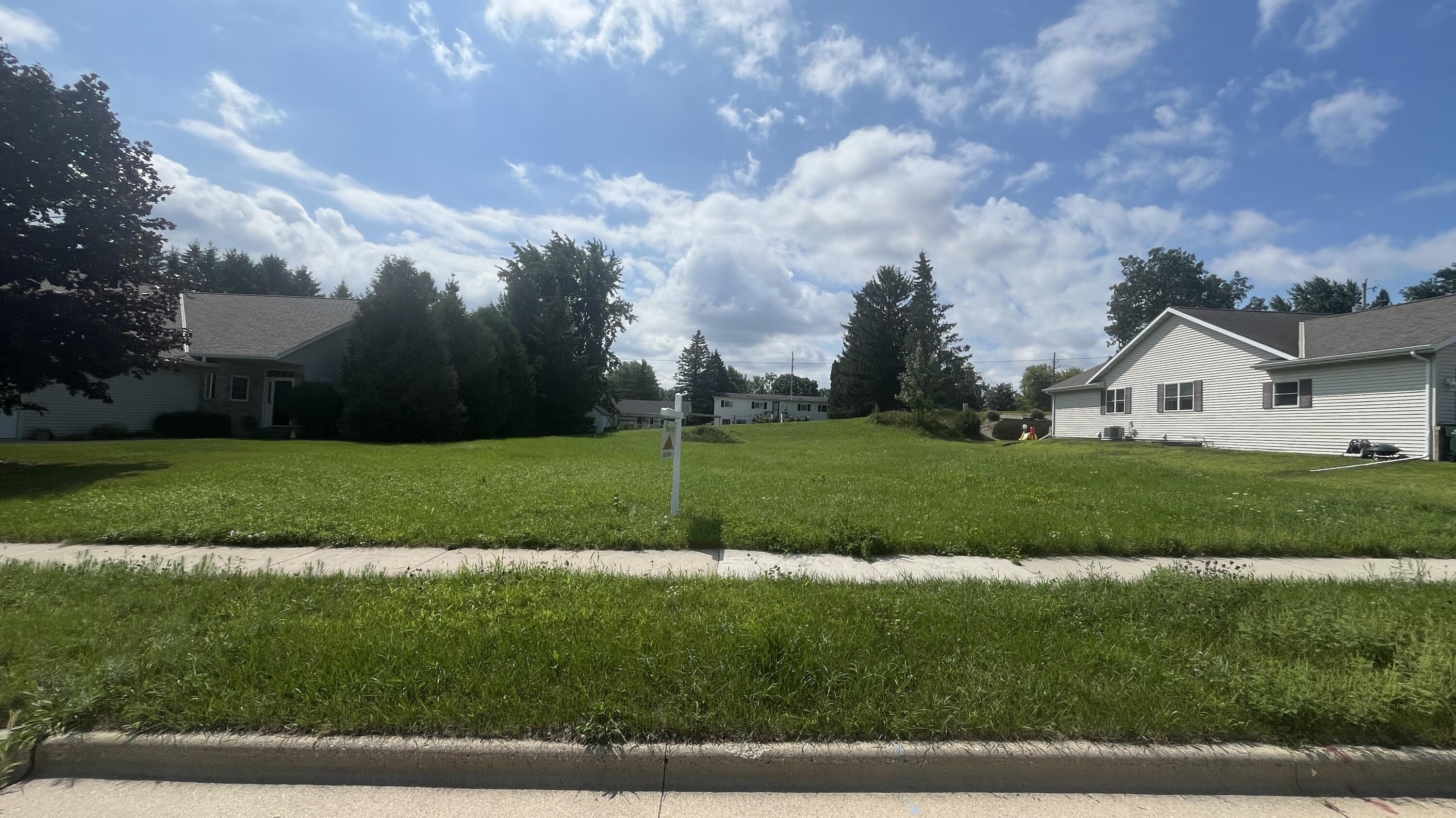 2013 Daisy Dr