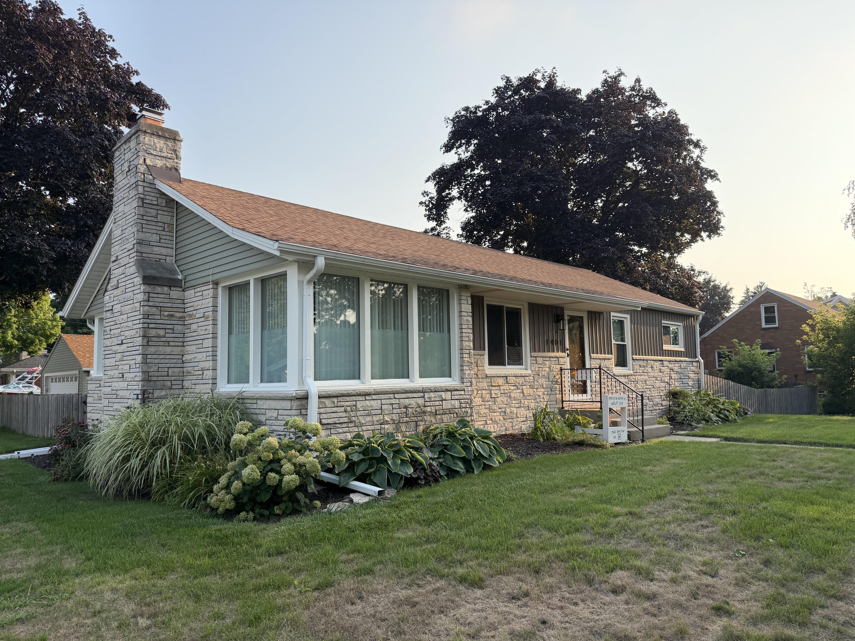 1401 Manistique Ave